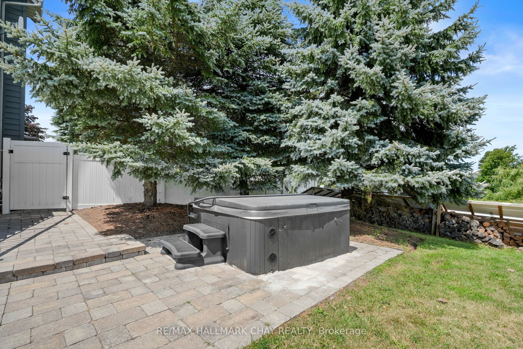 8 Lloyd's Traverse Crescent Property Photo 37