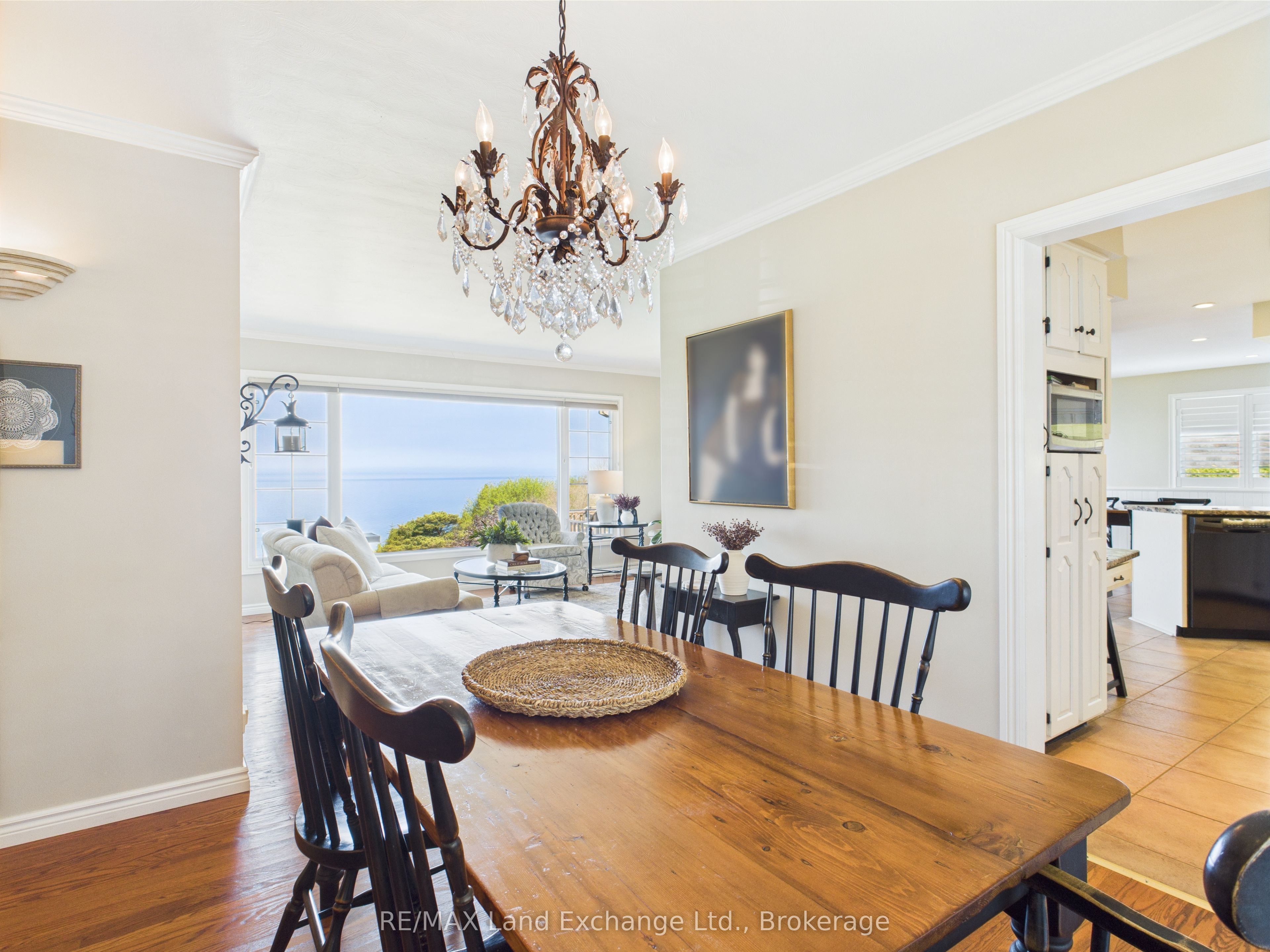 422 Penetangore Row Property Photo 19