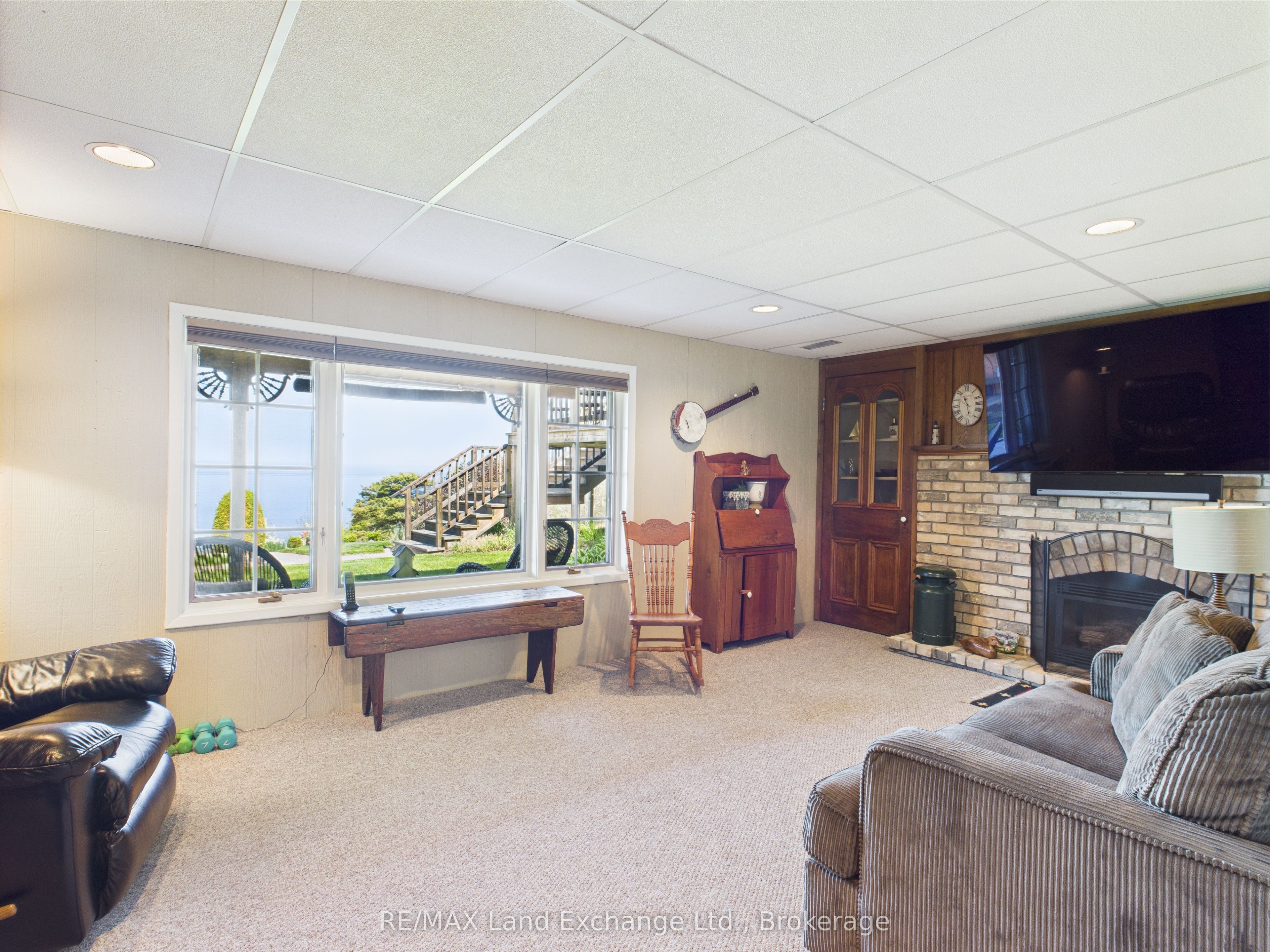 422 Penetangore Row Property Photo 28