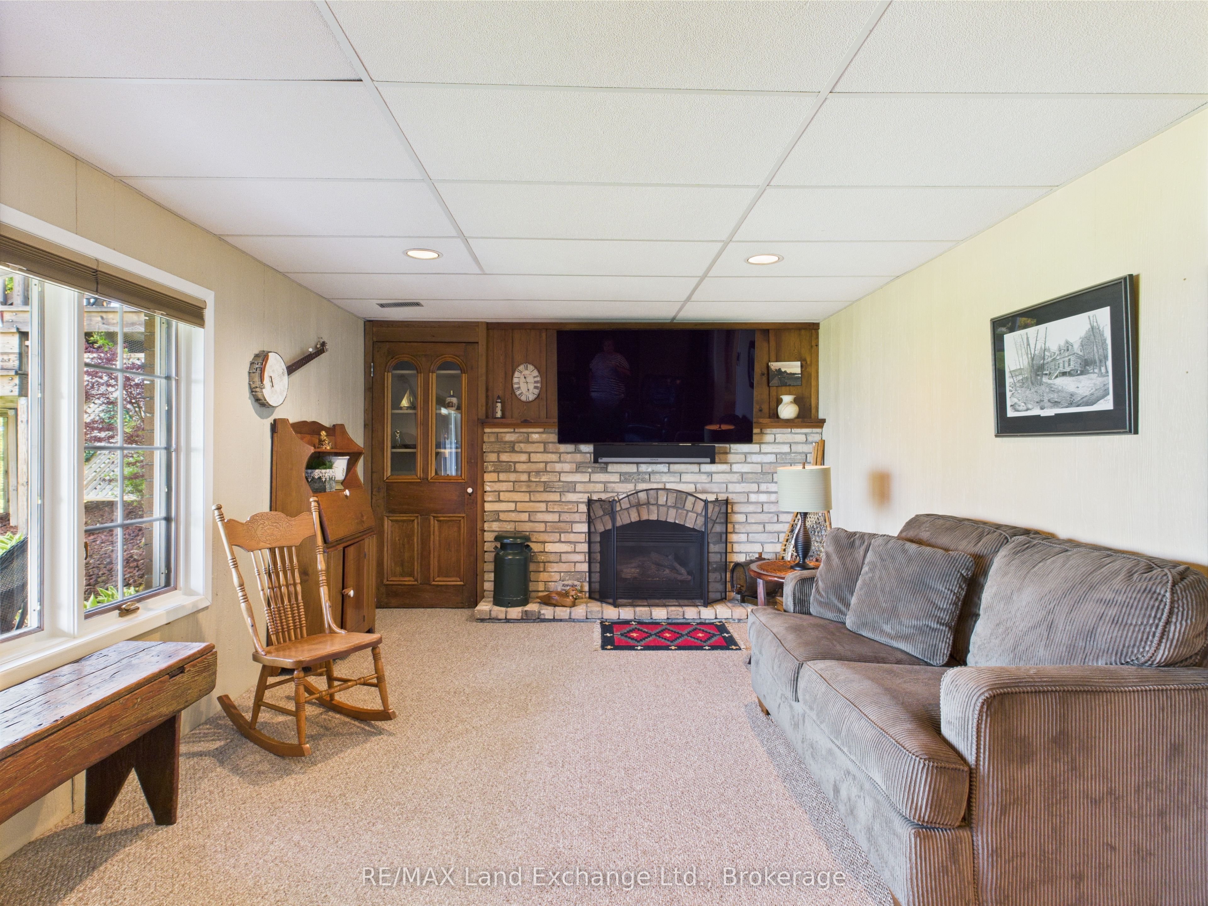 422 Penetangore Row Property Photo 30