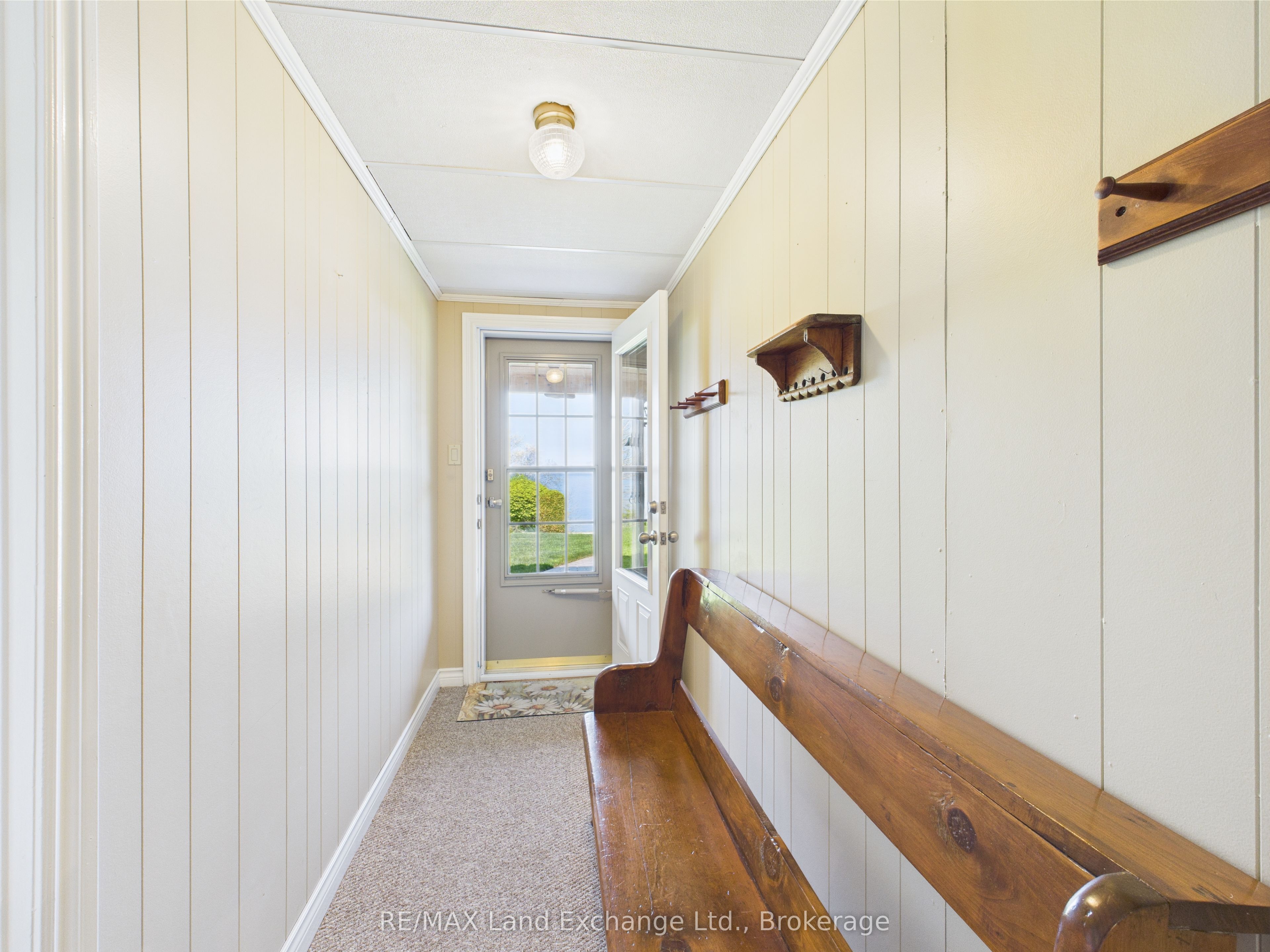 422 Penetangore Row Property Photo 34