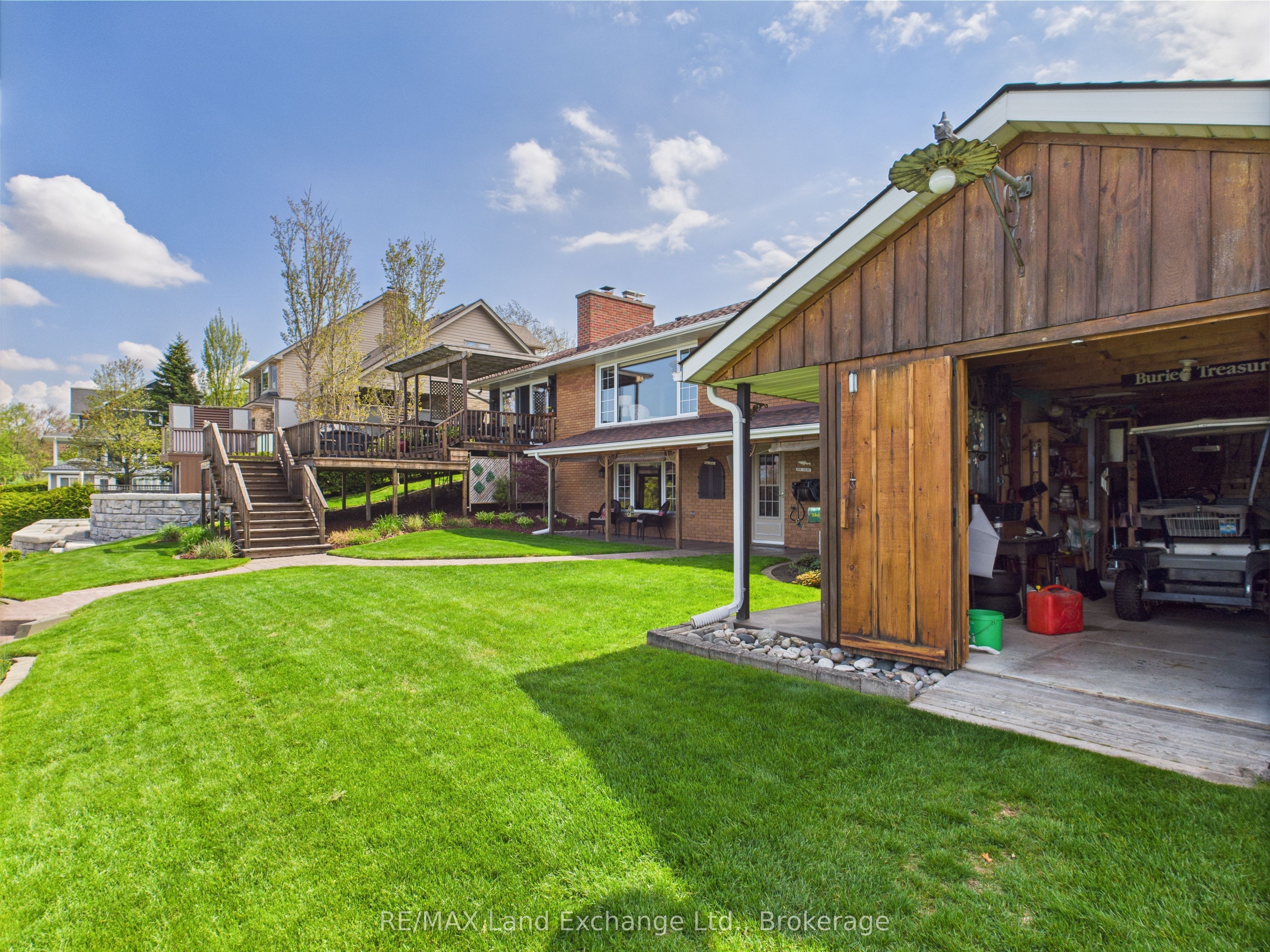 422 Penetangore Row Property Photo 44