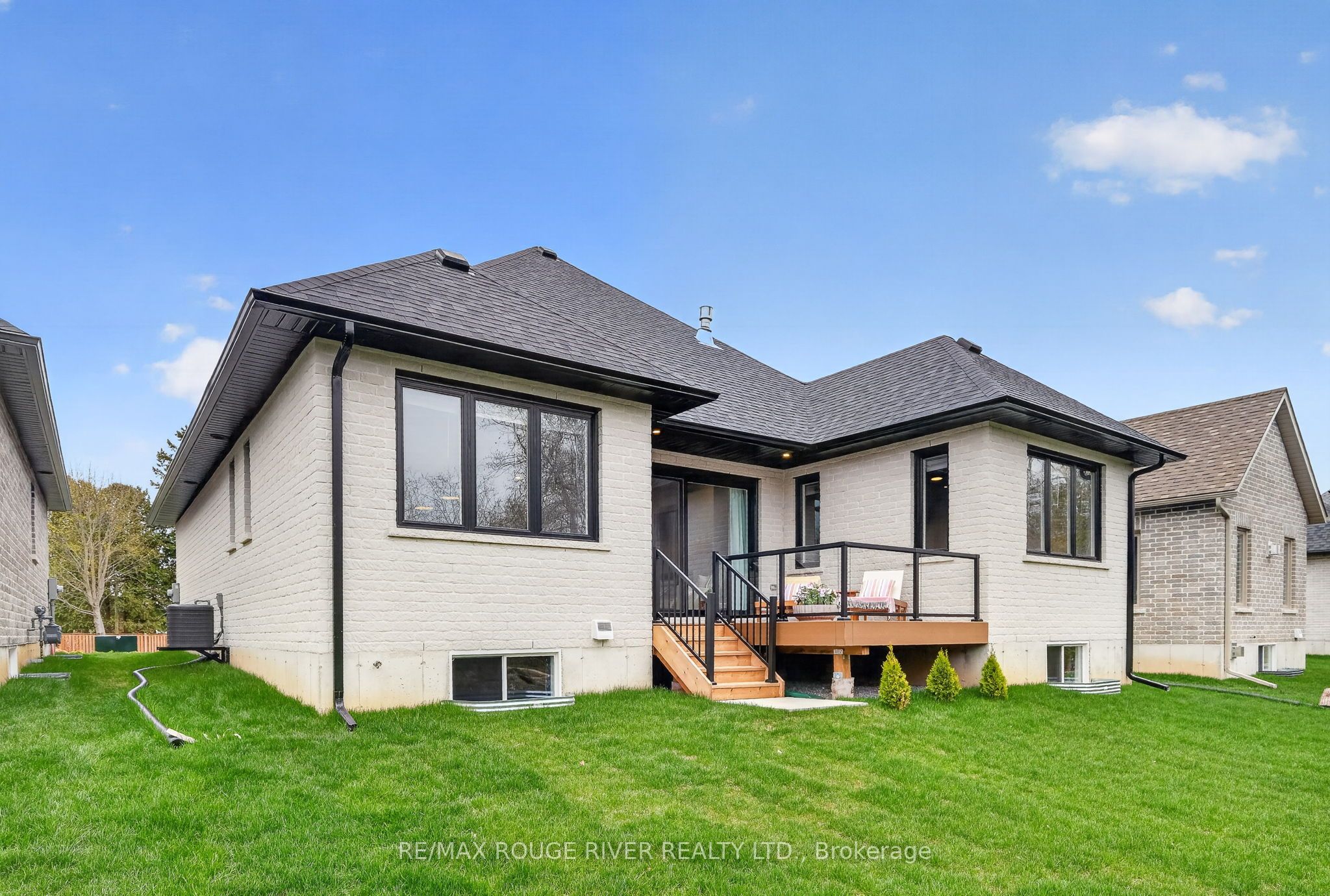 4 - 1000 D'arcy Street Property Photo 31