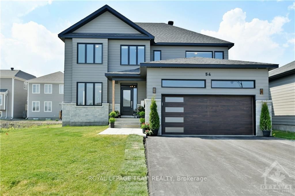 54 REYNARD Crescent Property Photo 1
