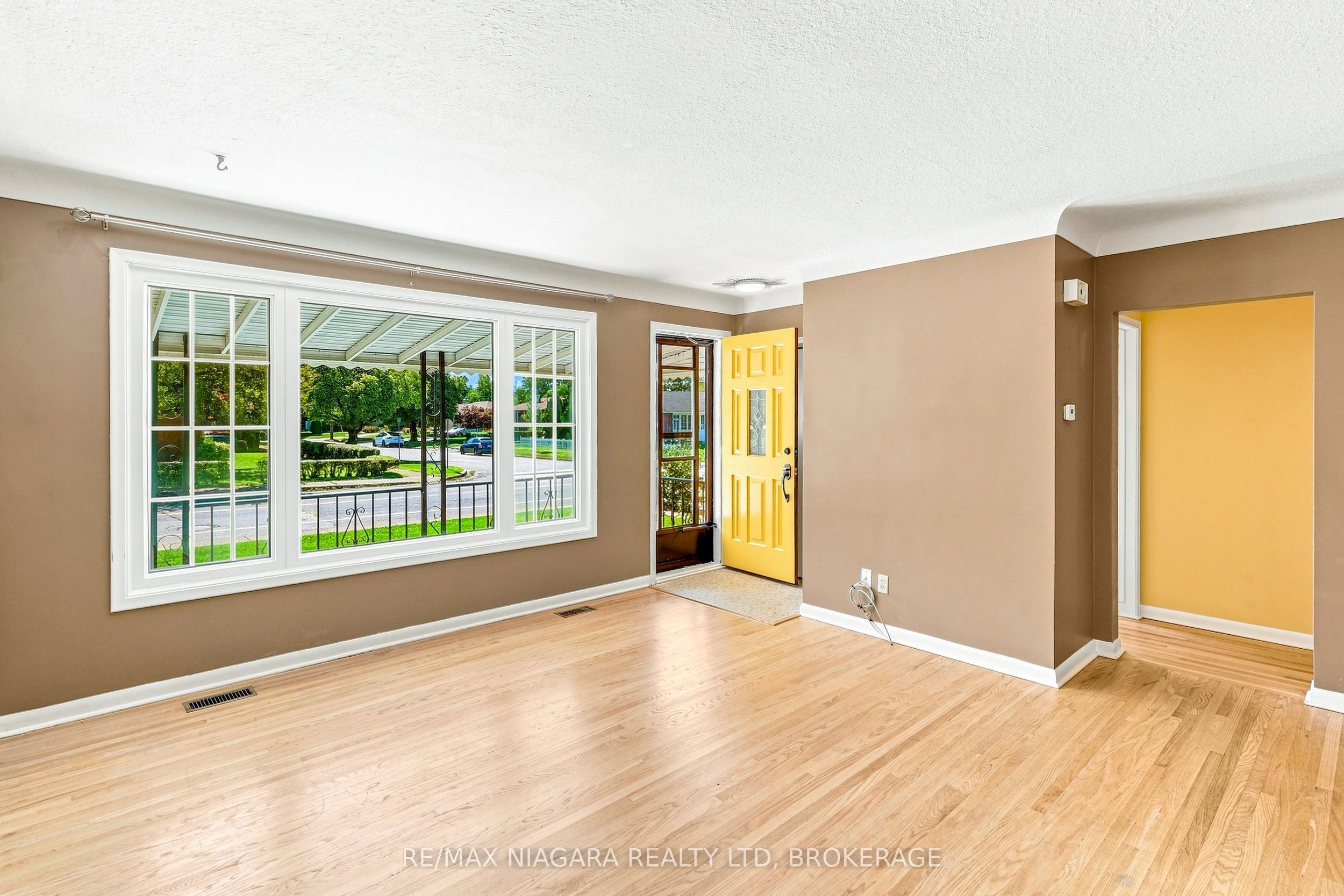6521 Caledonia Street Property Photo 8