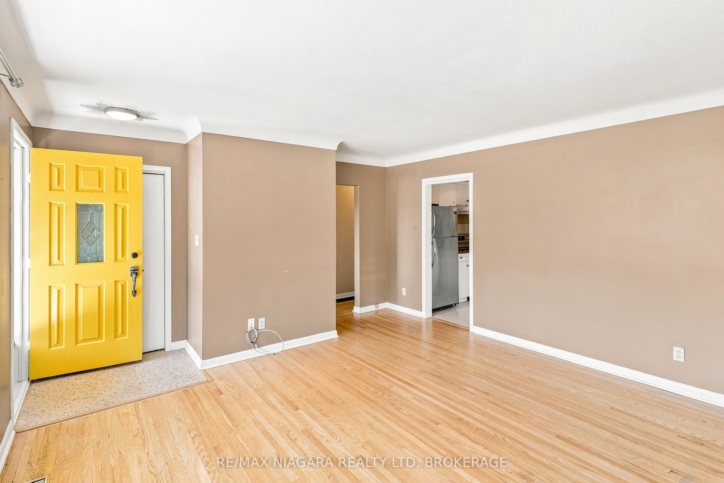 6521 Caledonia Street Property Photo 9
