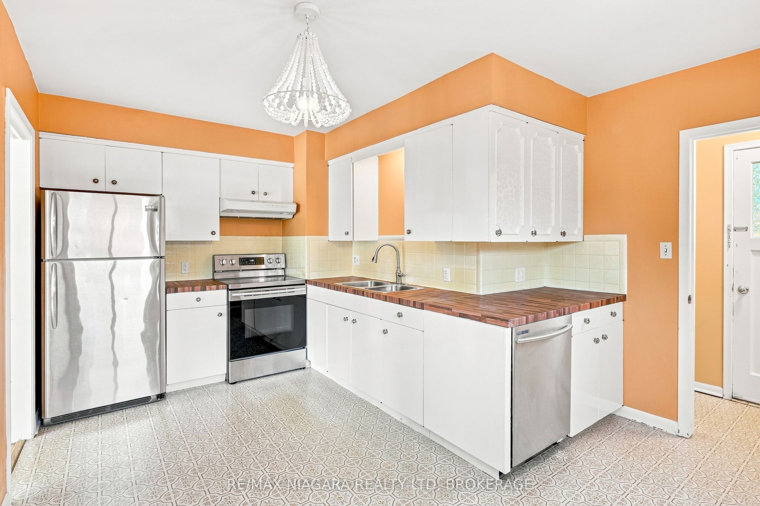 6521 Caledonia Street Property Photo 11