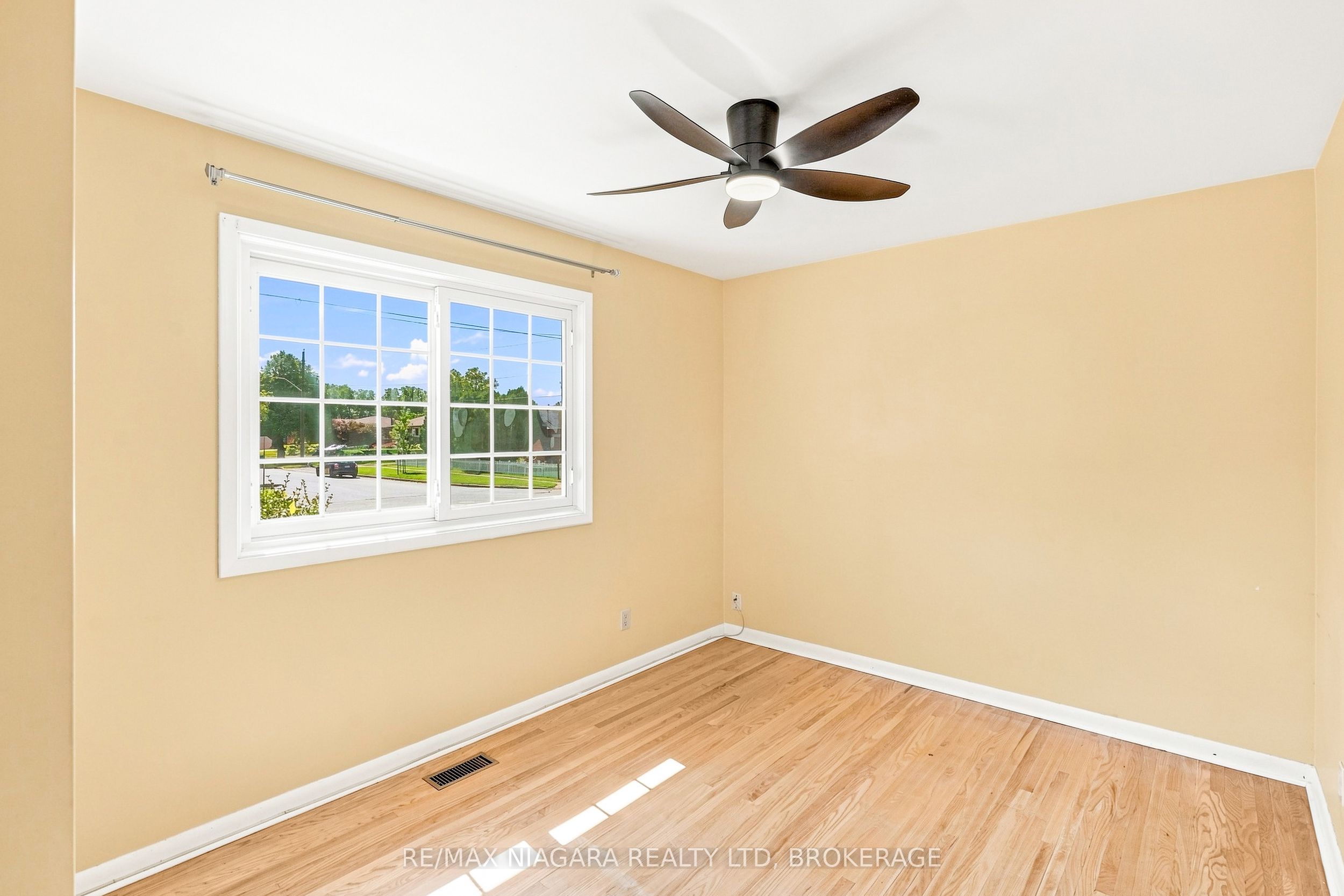 6521 Caledonia Street Property Photo 14