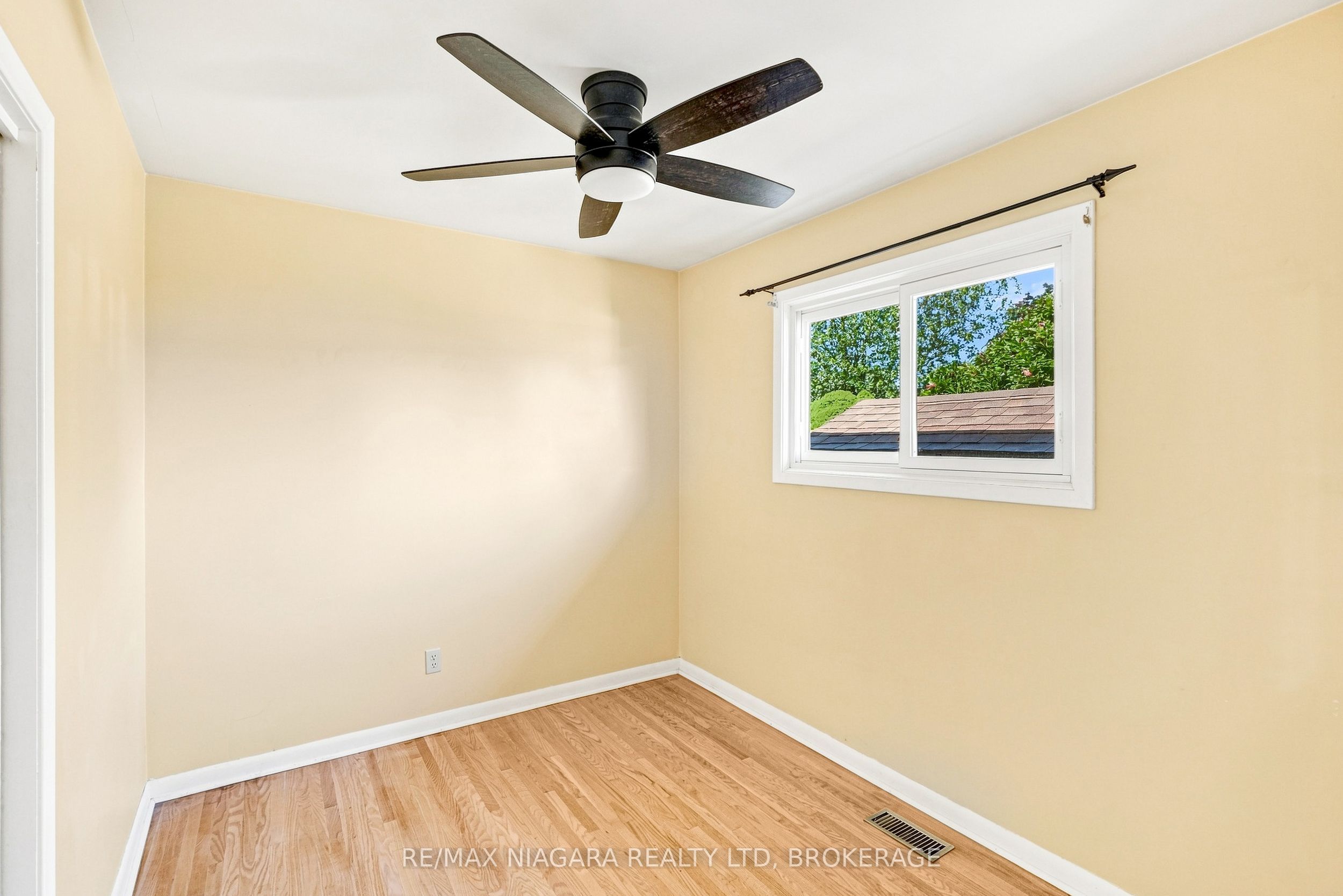 6521 Caledonia Street Property Photo 16