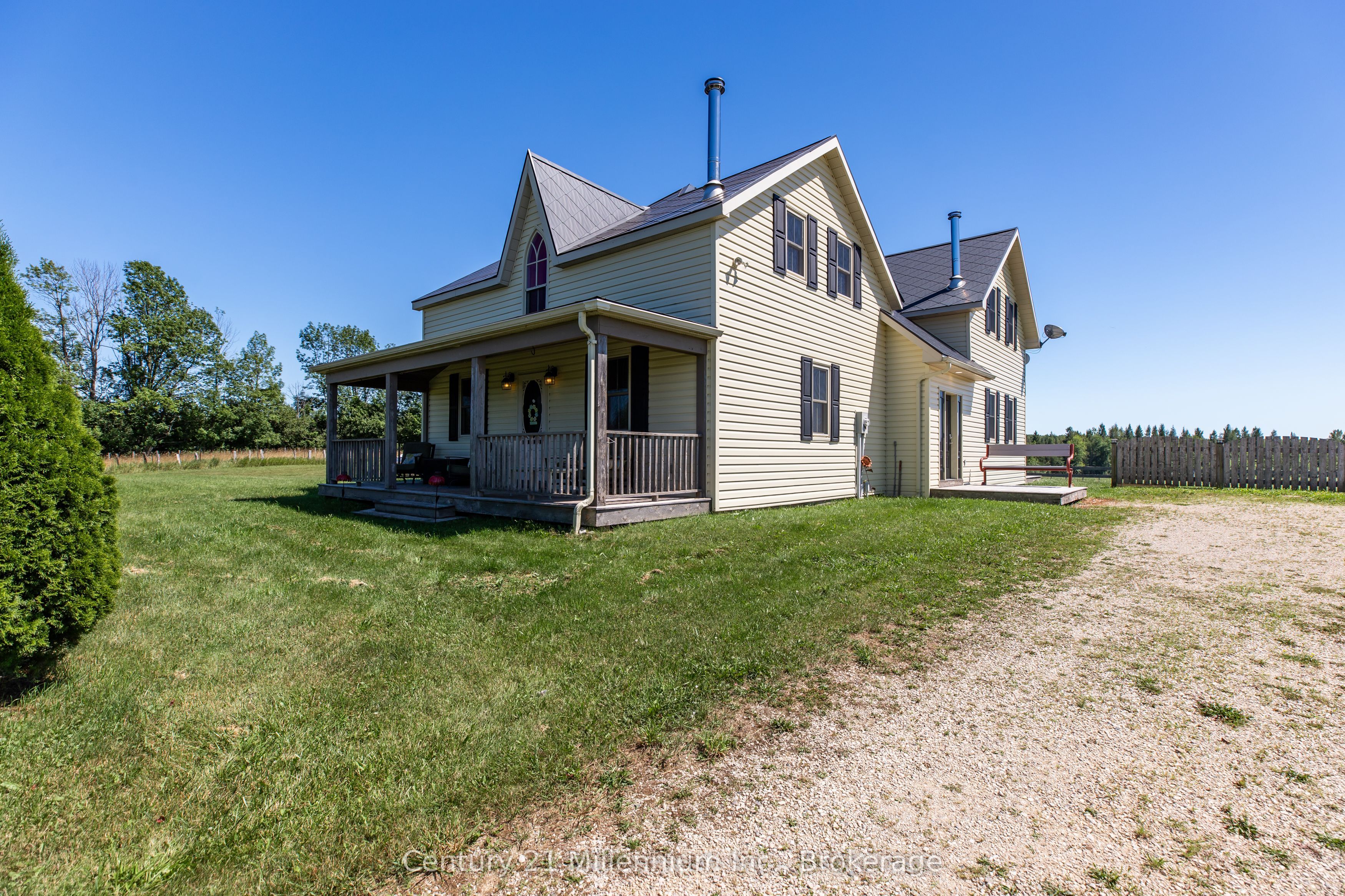 702174 Sideroad 5 Property Photo 3