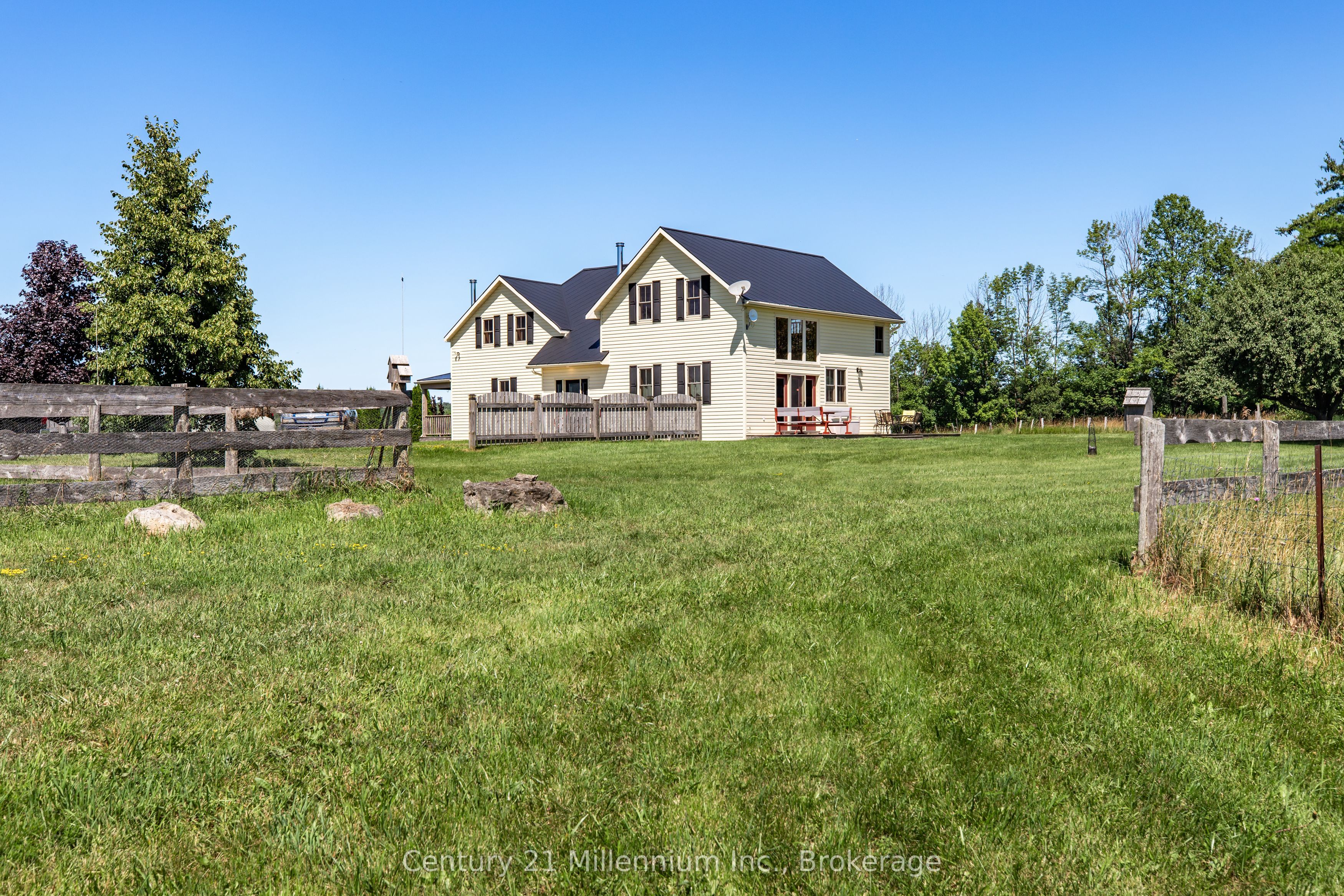 702174 Sideroad 5 Property Photo 6
