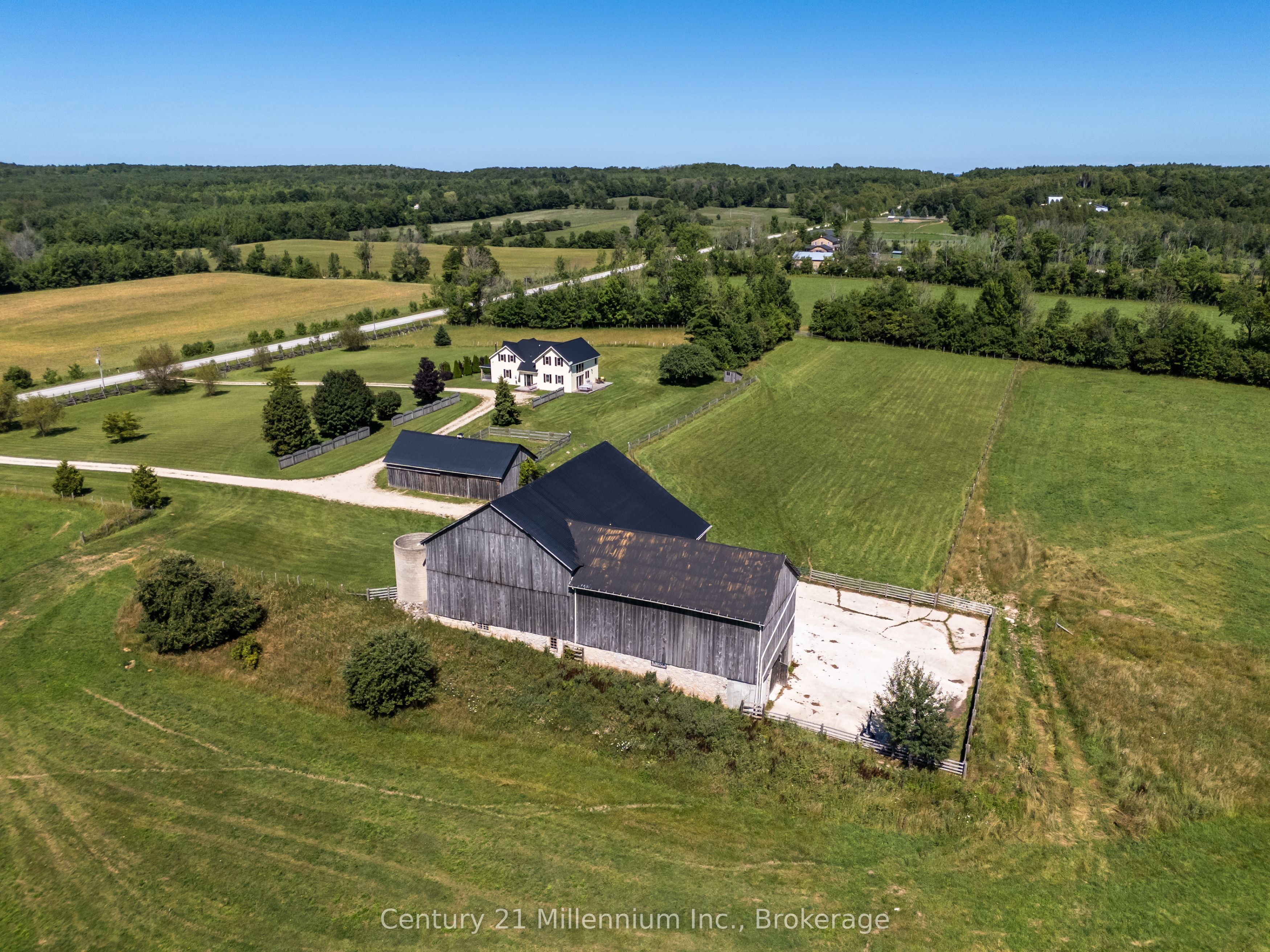 702174 Sideroad 5 Property Photo 8