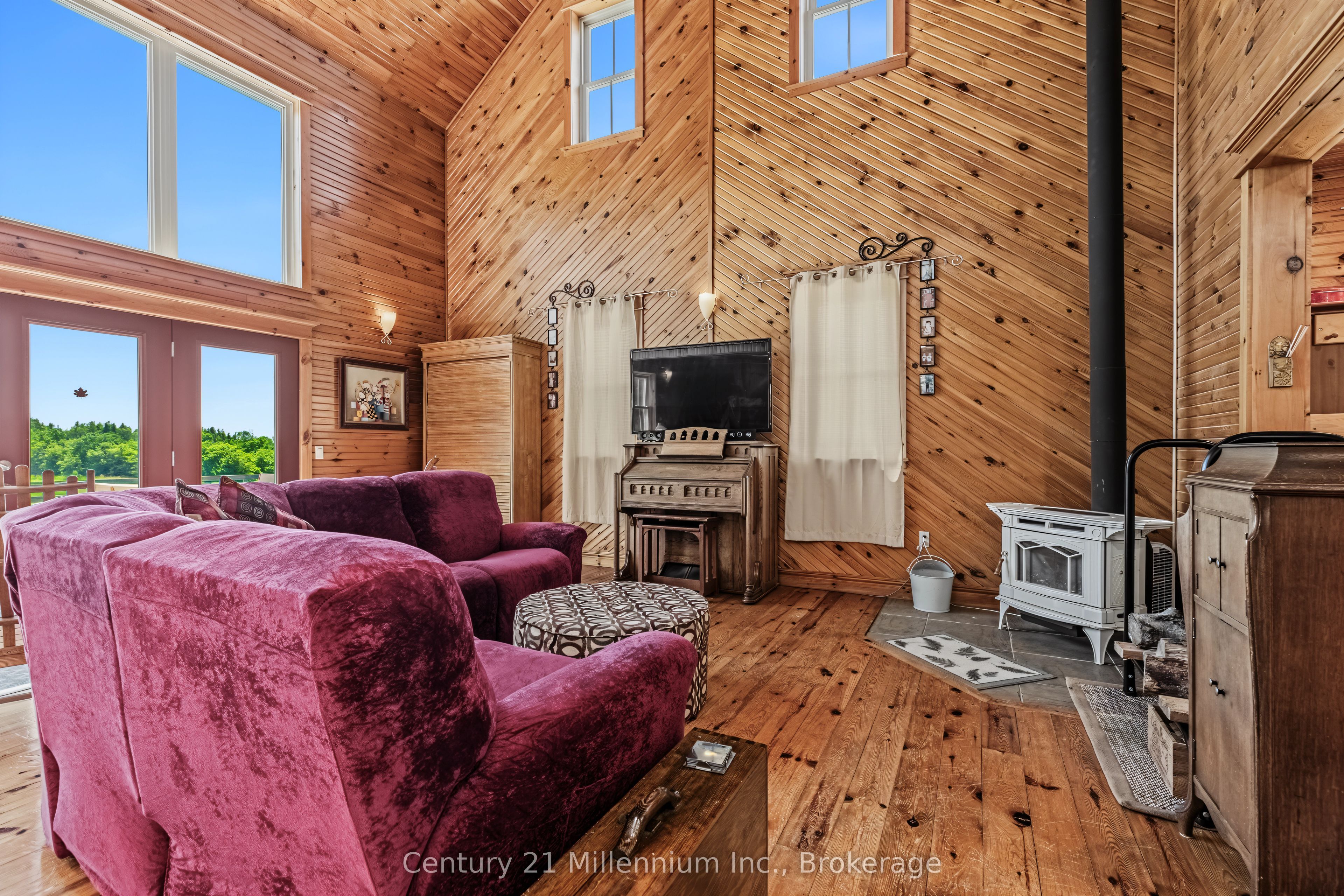 702174 Sideroad 5 Property Photo 28
