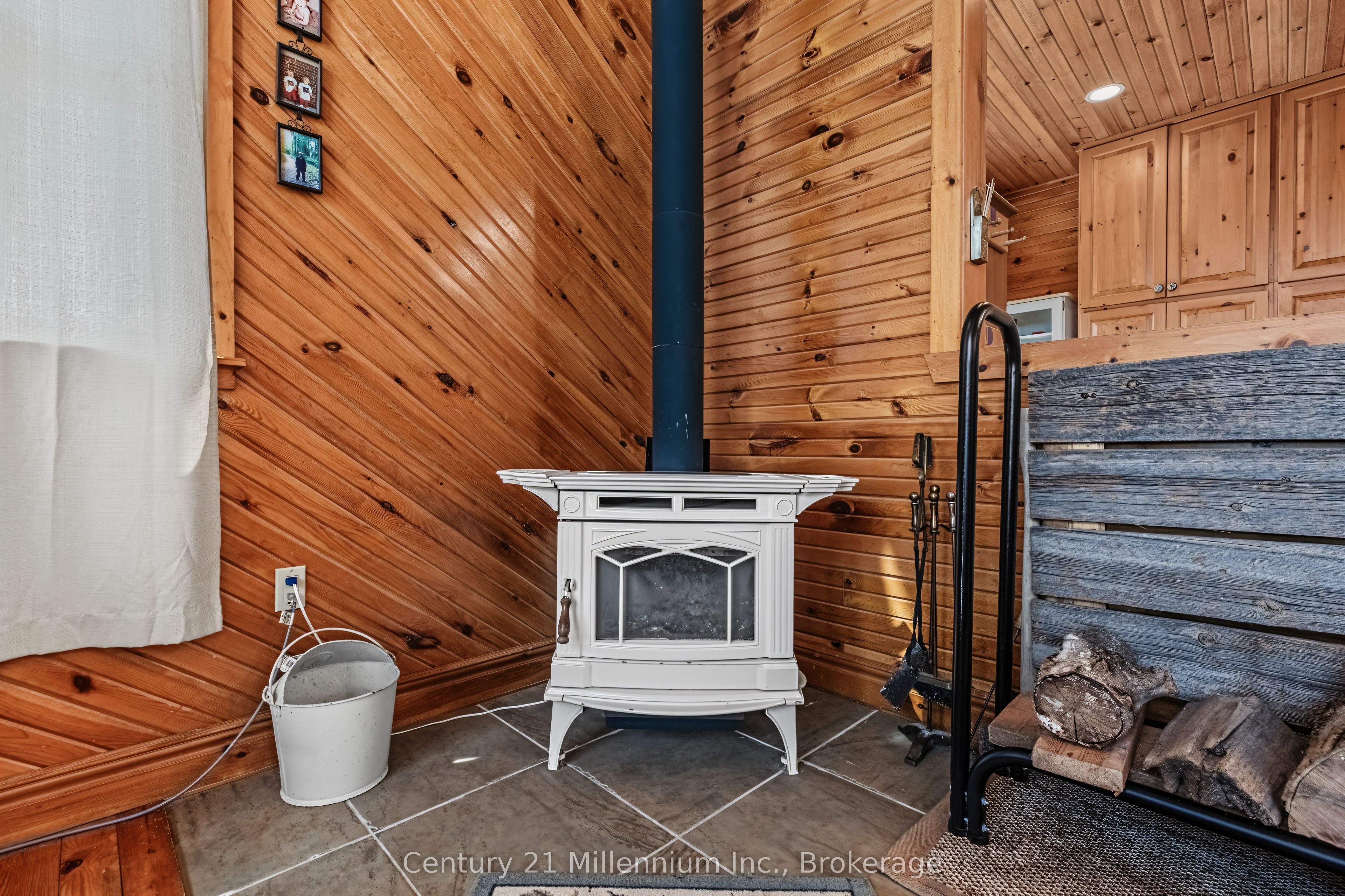 702174 Sideroad 5 Property Photo 29