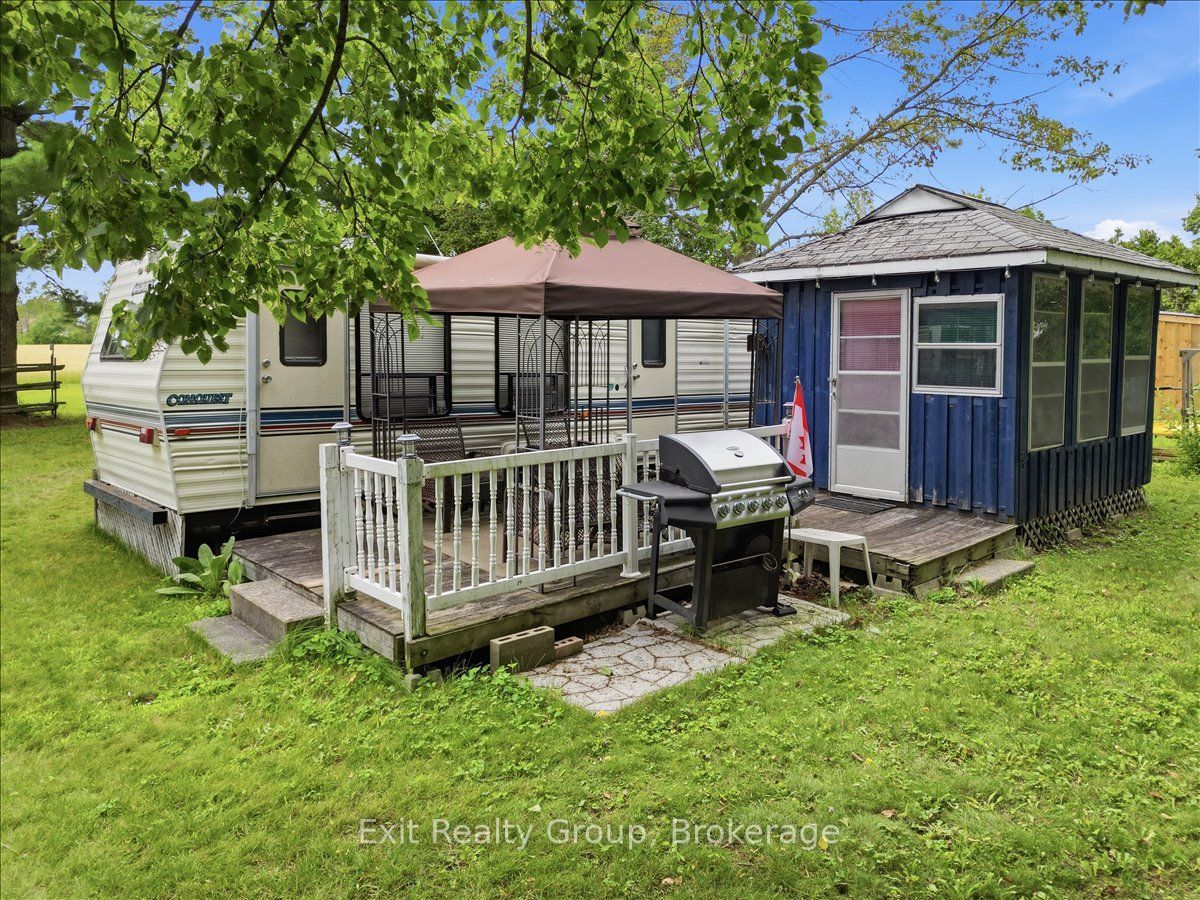 71 Cooke Lane Property Photo 4