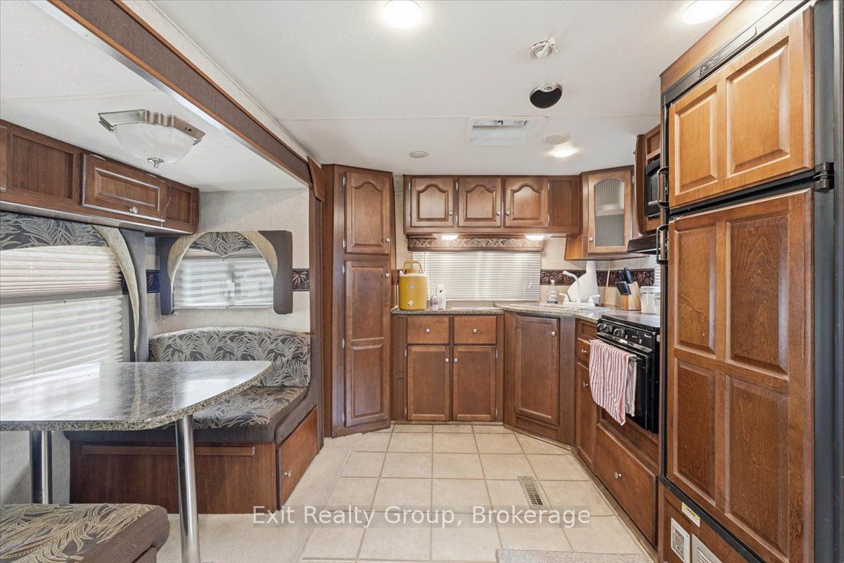 71 Cooke Lane Property Photo 8
