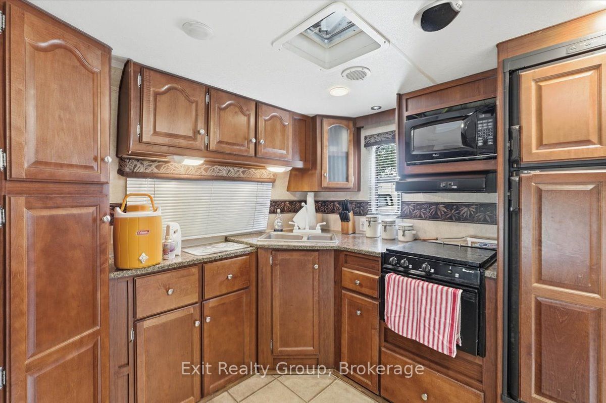 71 Cooke Lane Property Photo 9