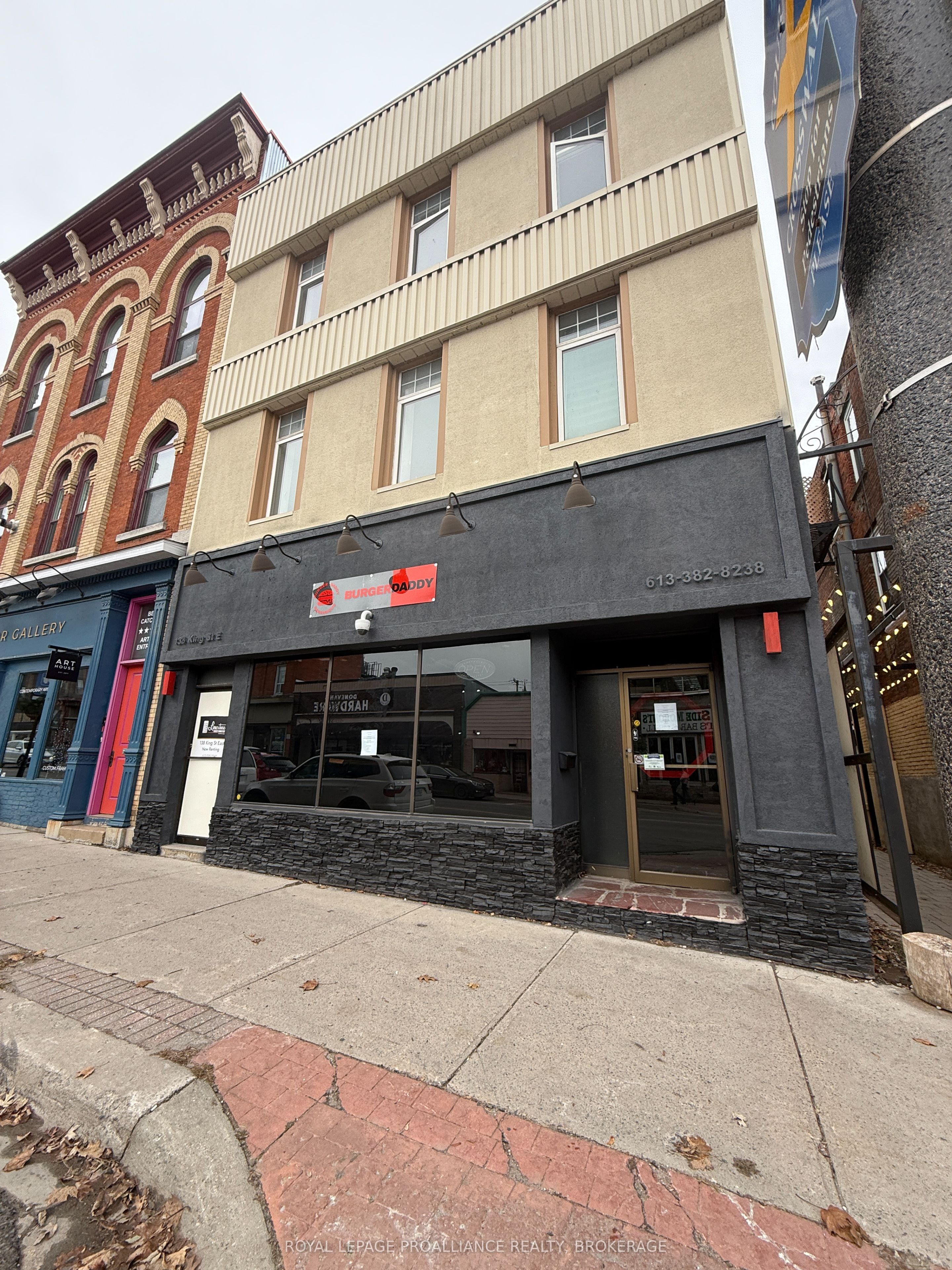 138 King Street E Property Photo 1