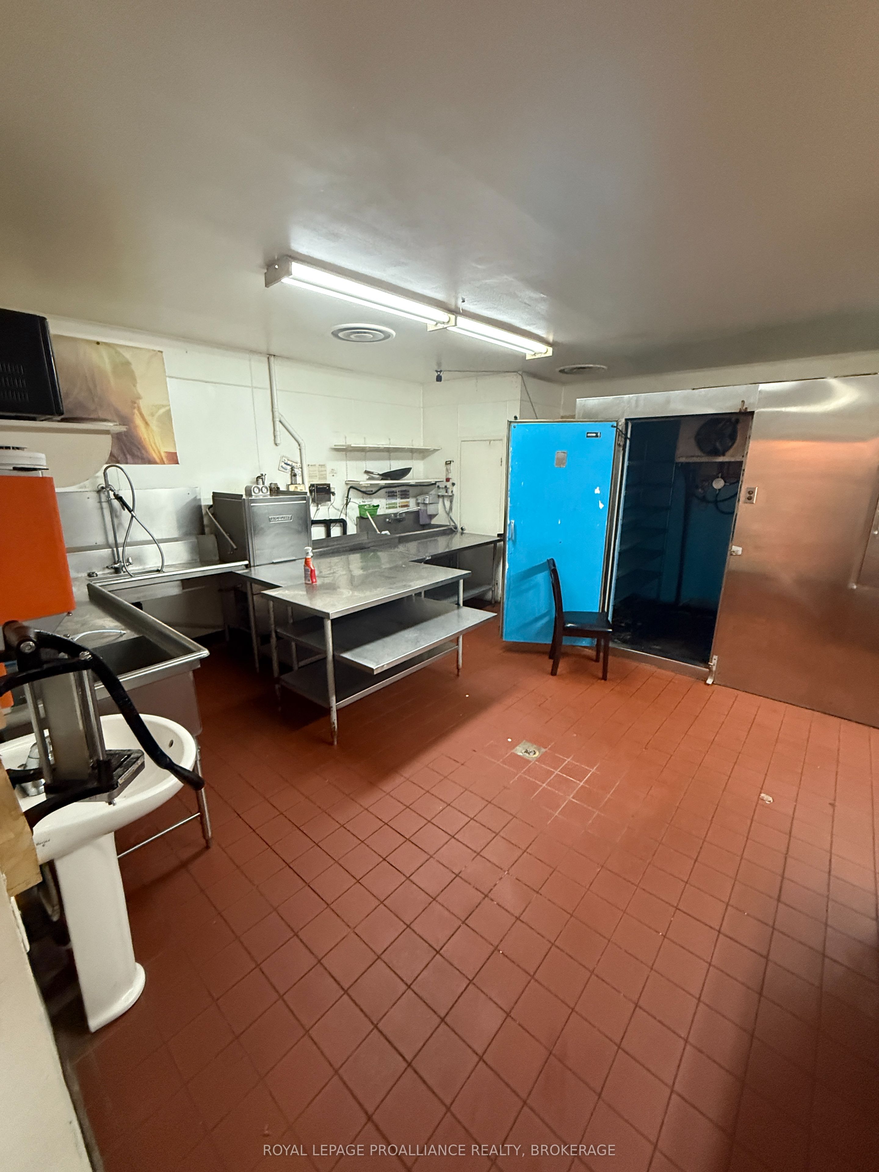 138 King Street E Property Photo 6