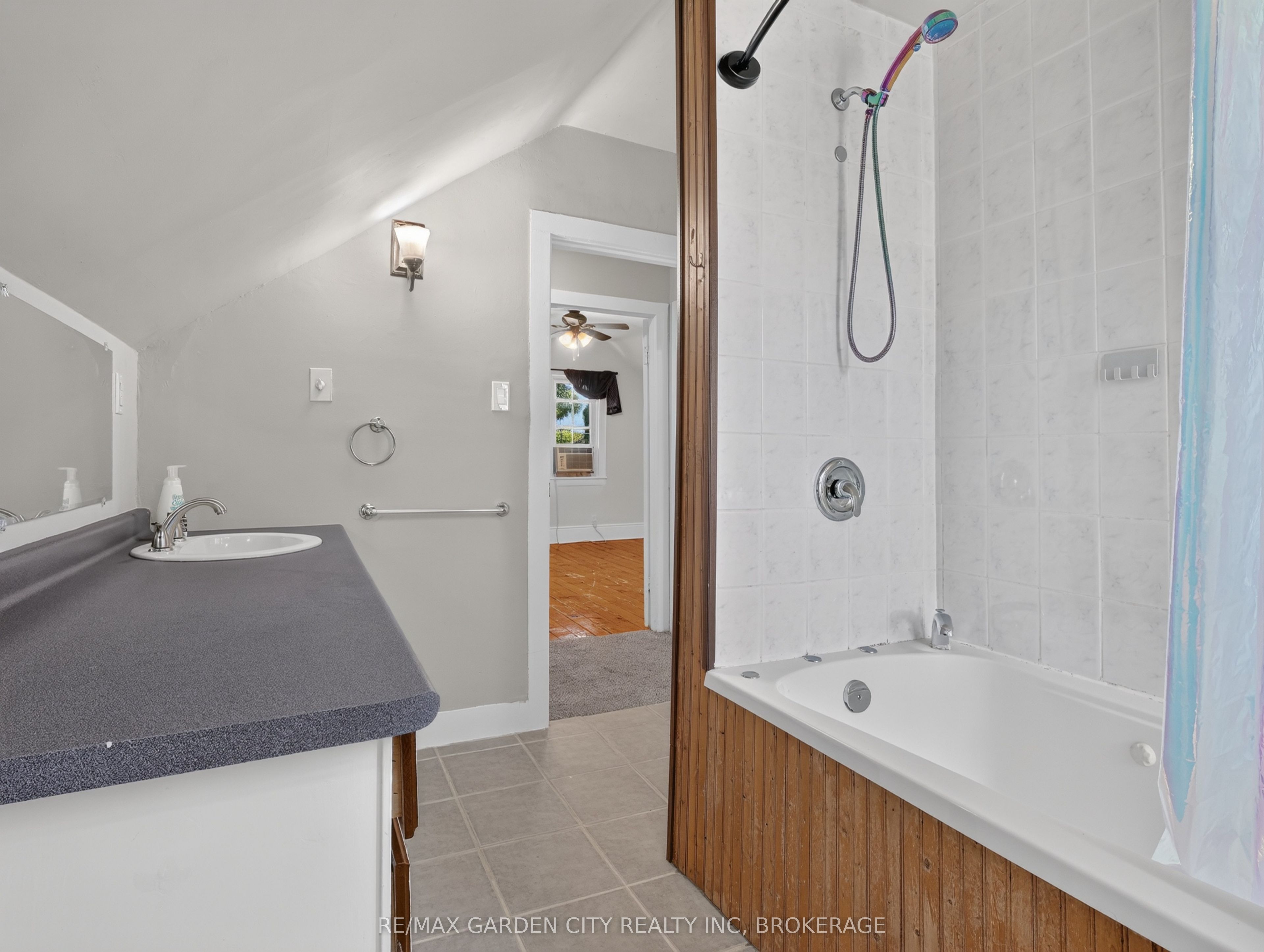 15 Catherine Street Property Photo 20