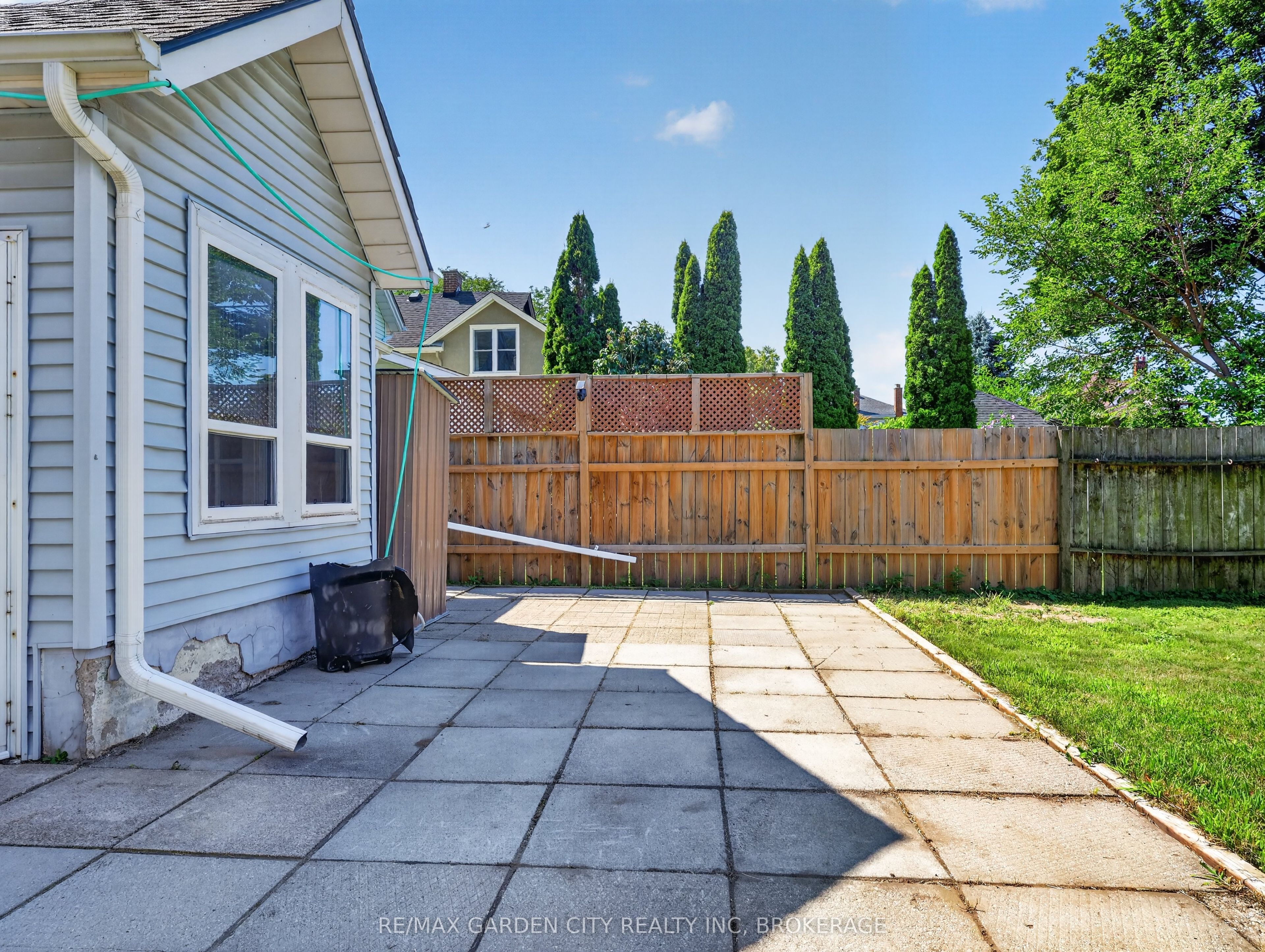 15 Catherine Street Property Photo 29