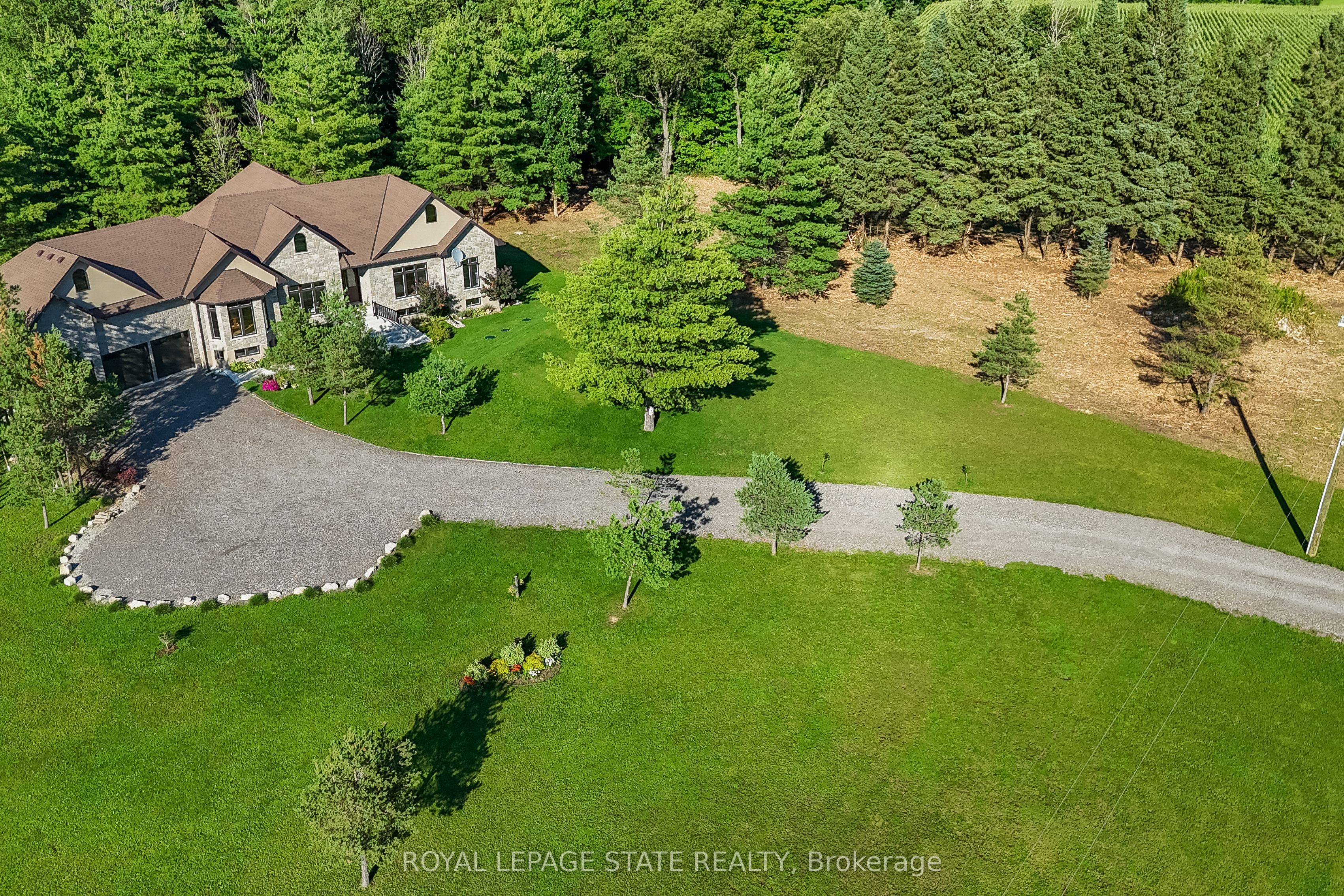 986 Highway 8 Property Photo 1