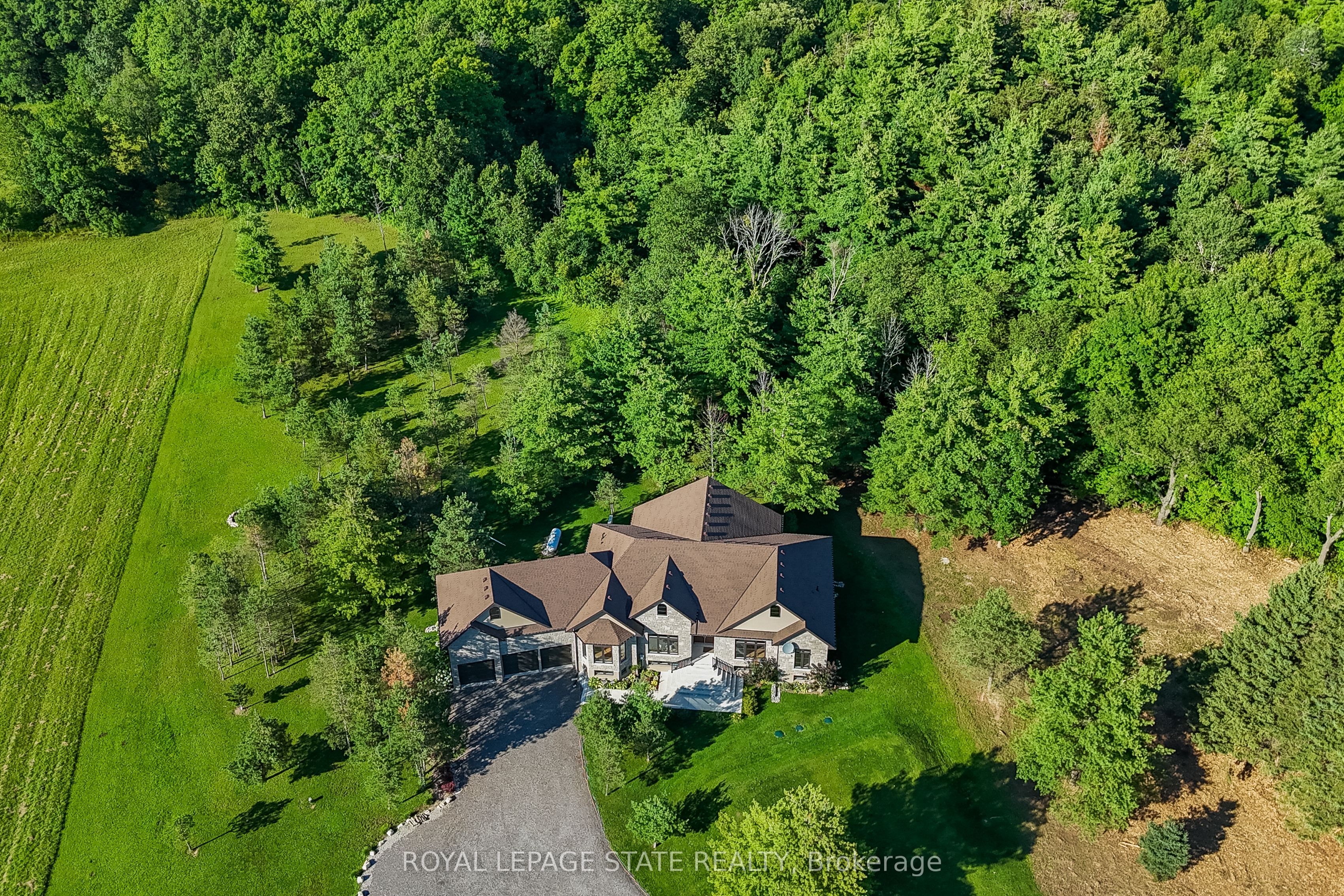 986 Highway 8 Property Photo 2