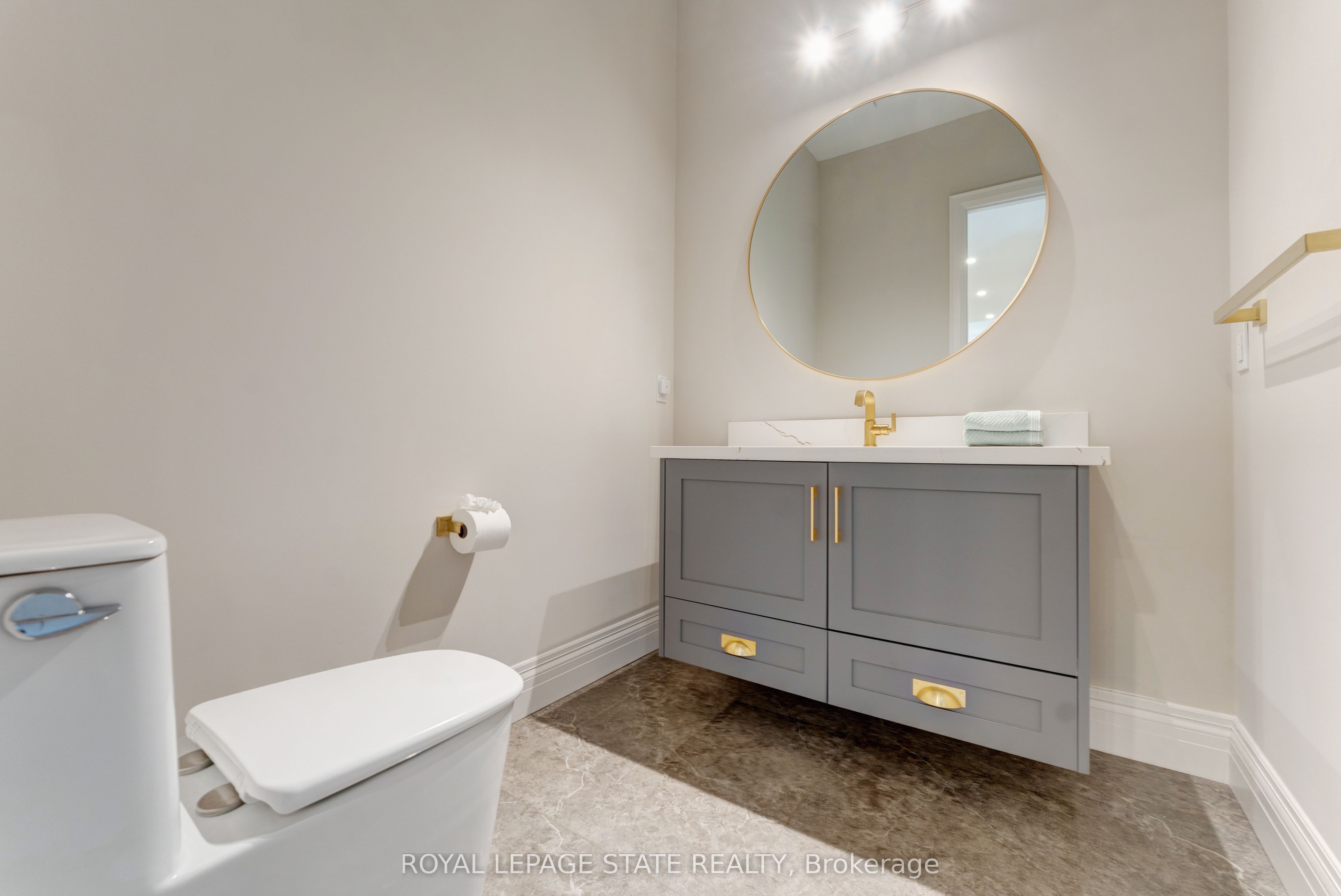 986 Highway 8 Property Photo 8