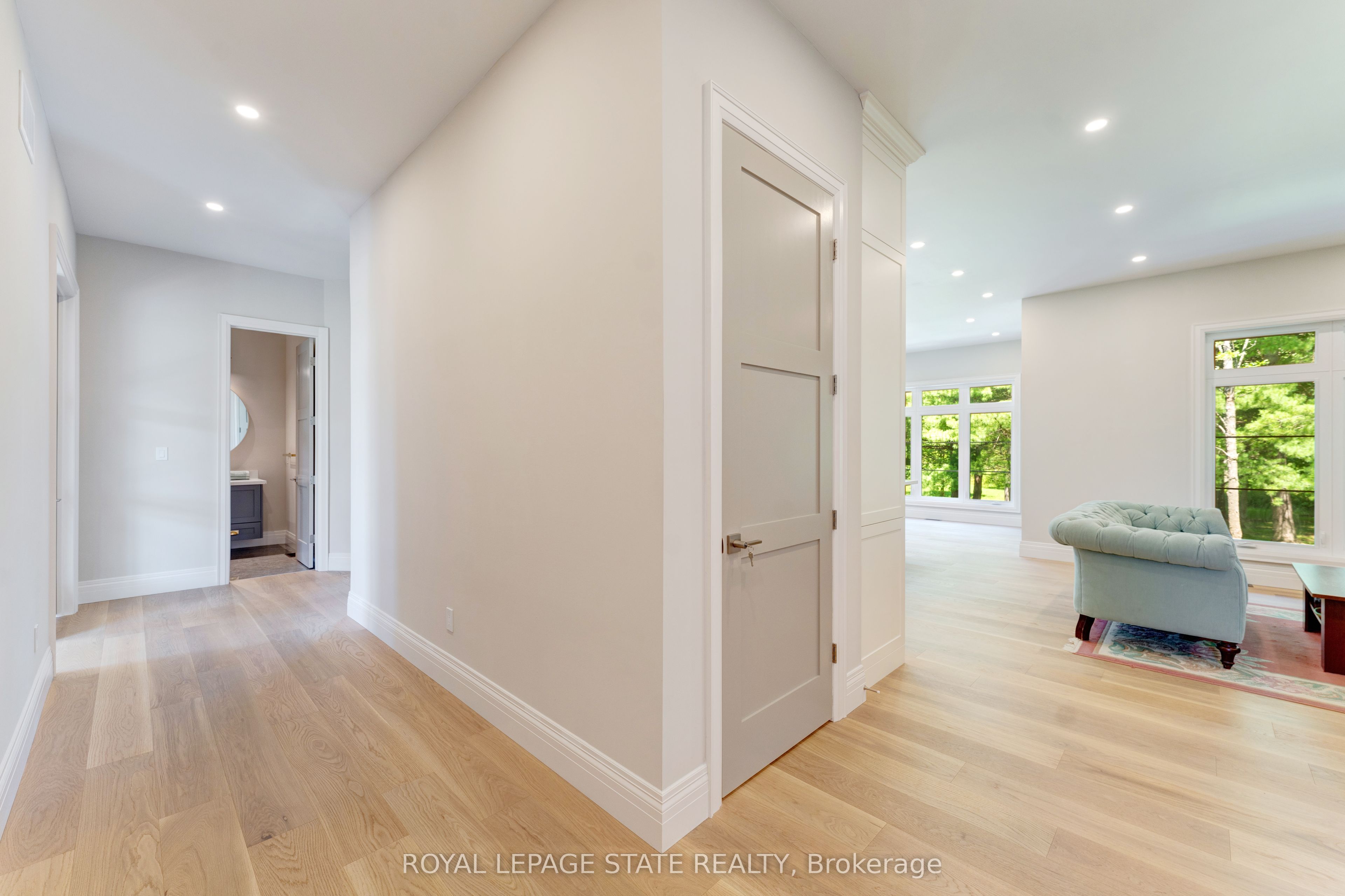 986 Highway 8 Property Photo 10