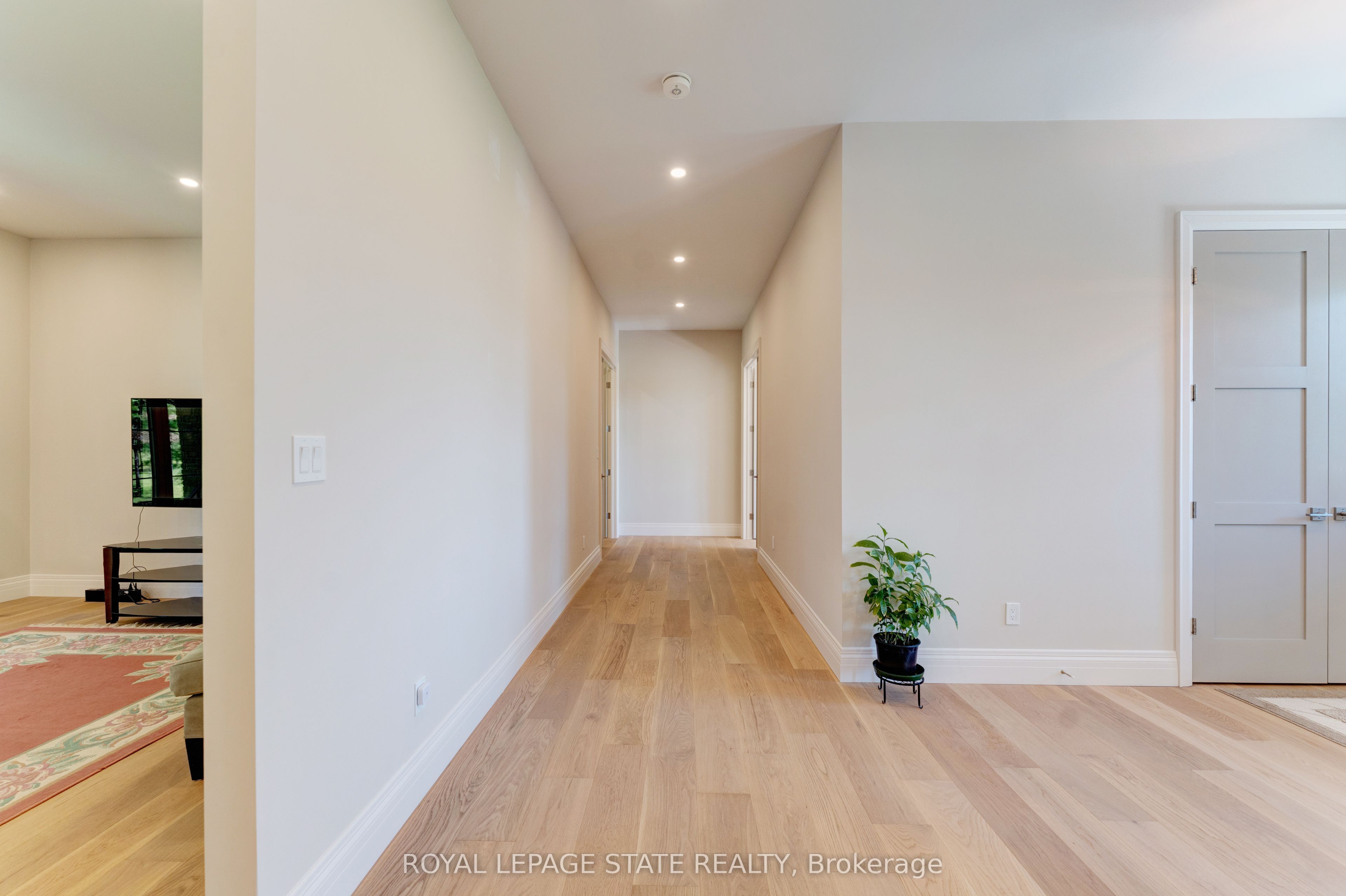 986 Highway 8 Property Photo 19