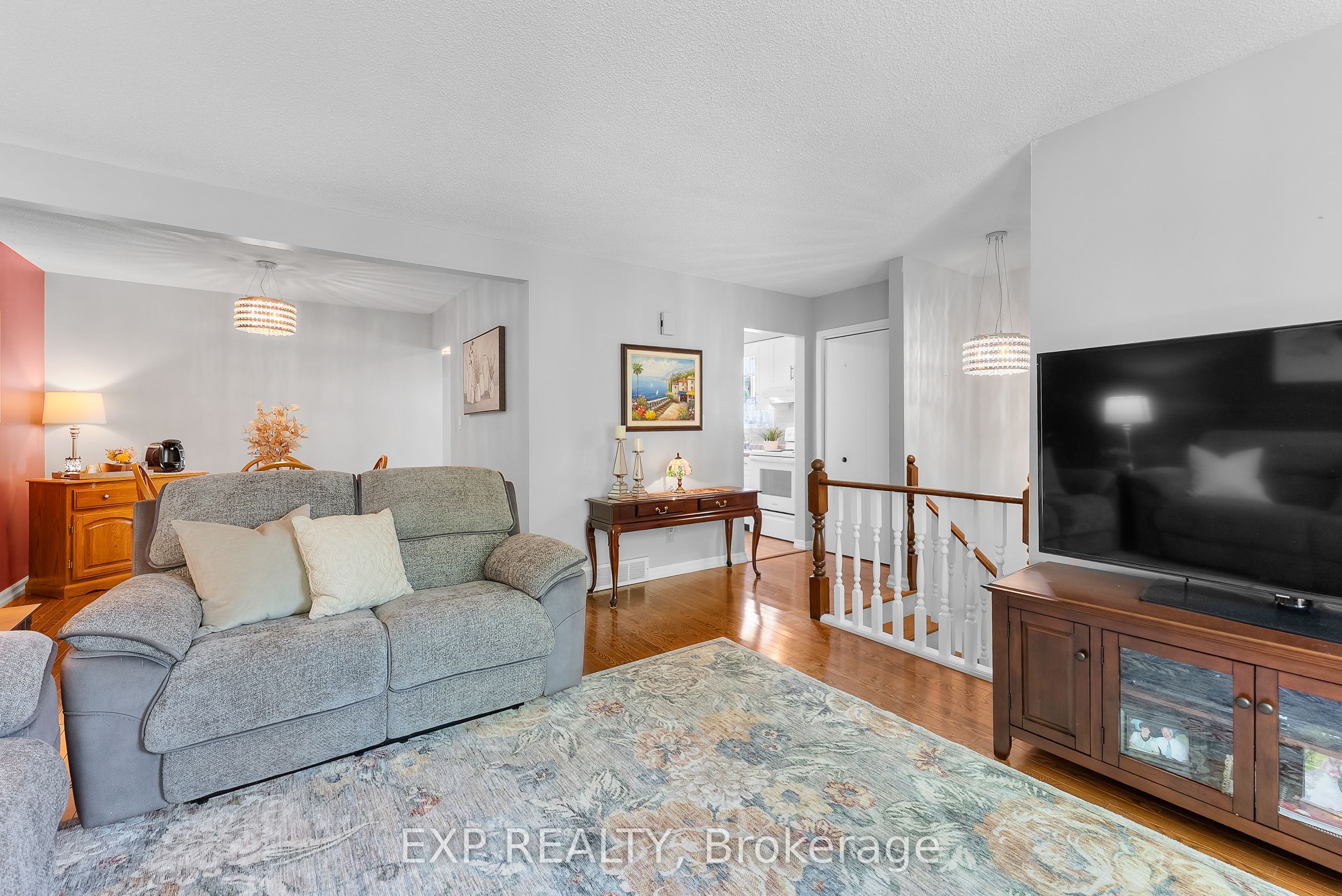 36 Vintage Crescent Property Photo 3