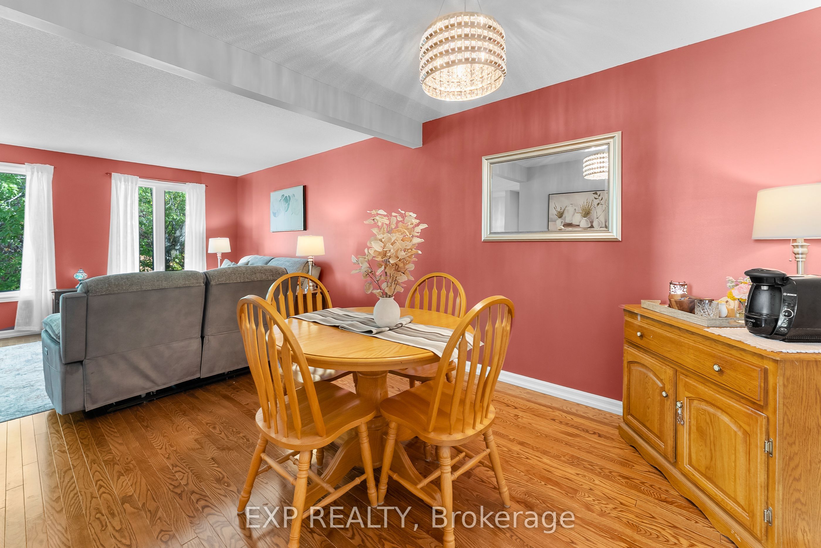 36 Vintage Crescent Property Photo 7