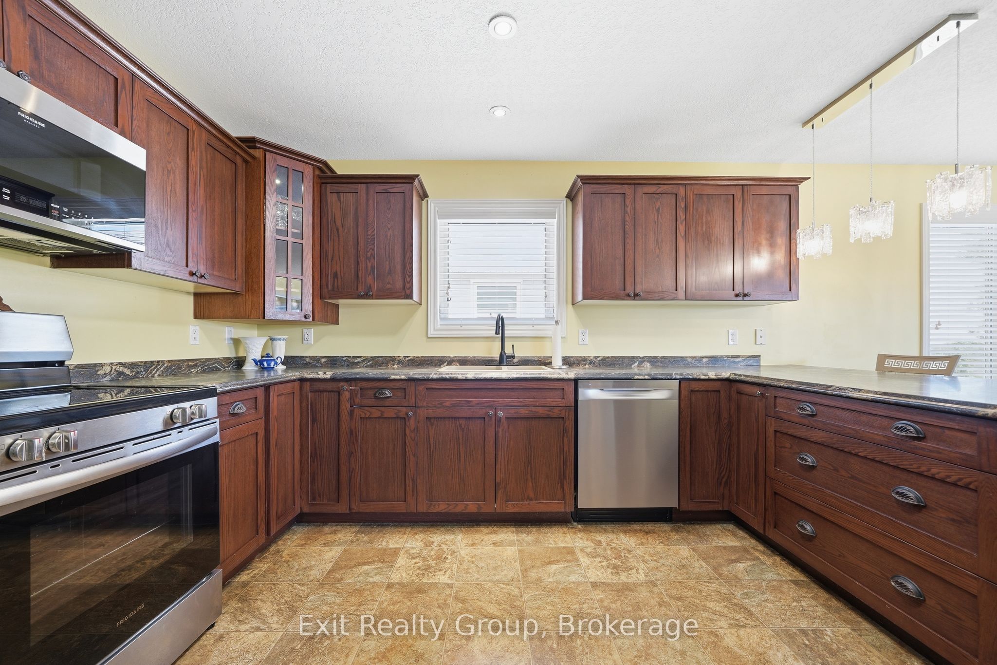 23 Mount Grove Crescent Property Photo 16