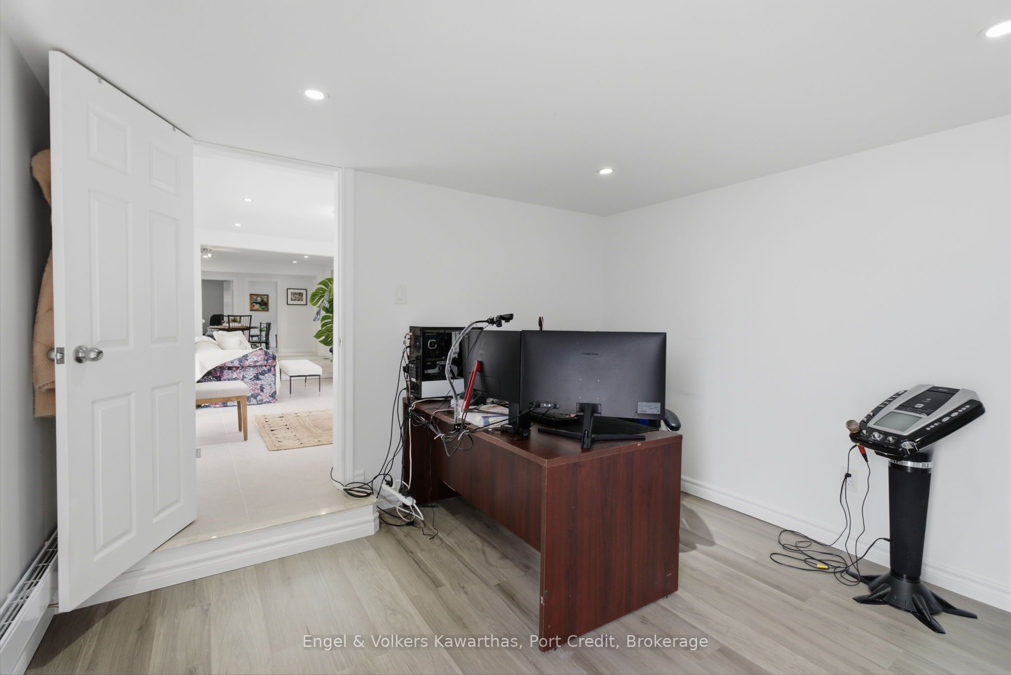 1161 Connaught Drive Property Photo 25