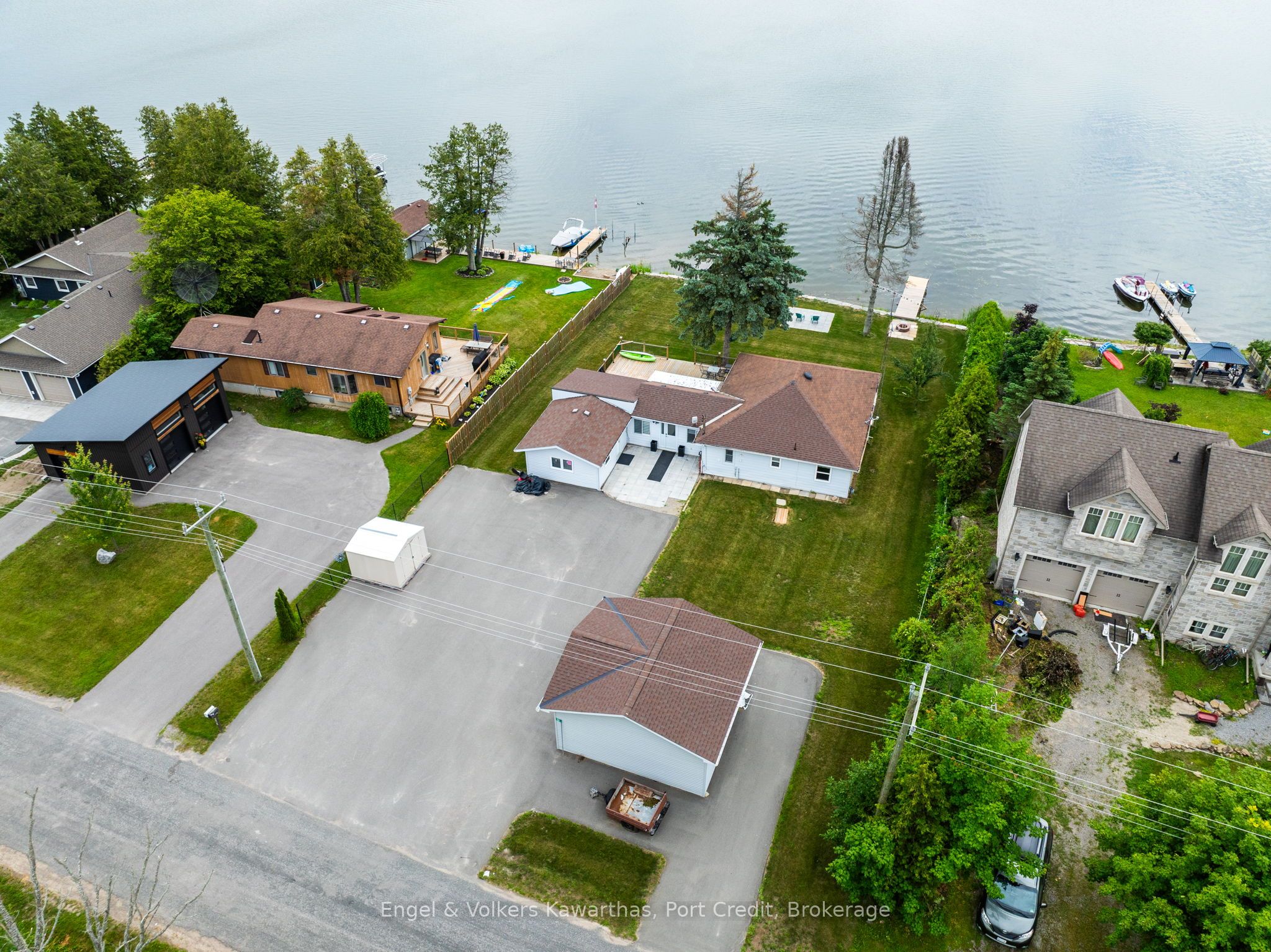 1161 Connaught Drive Property Photo 33