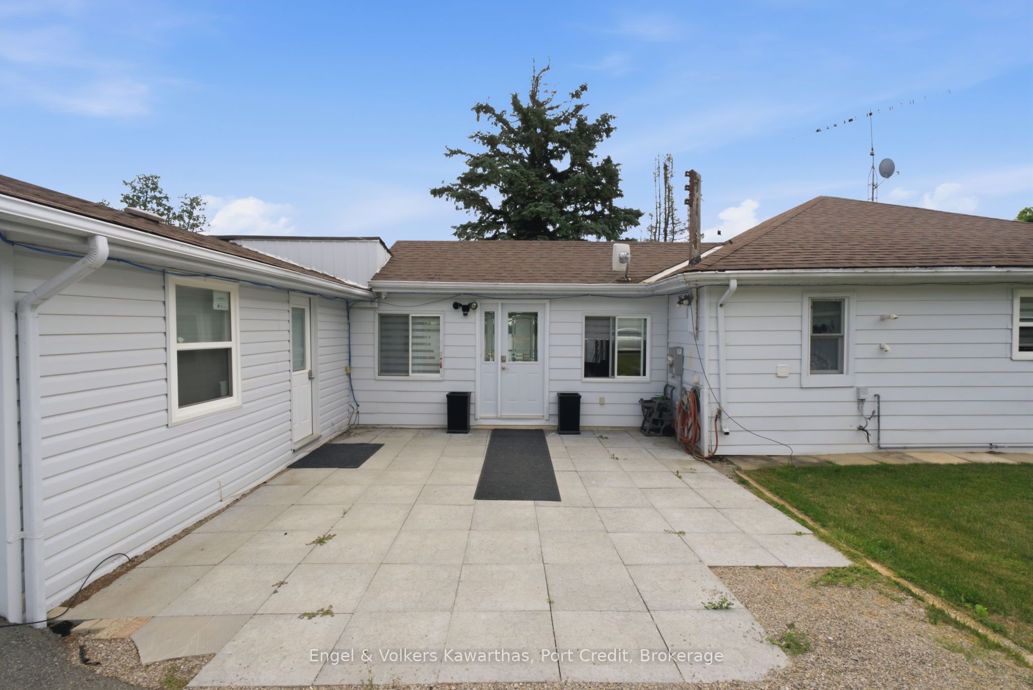 1161 Connaught Drive Property Photo 42