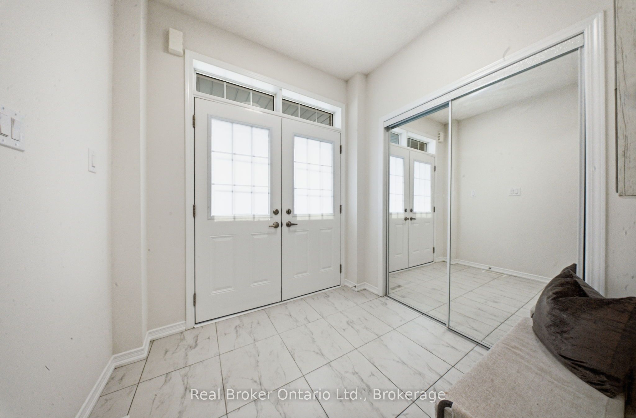 109 Longboat Run Property Photo 3