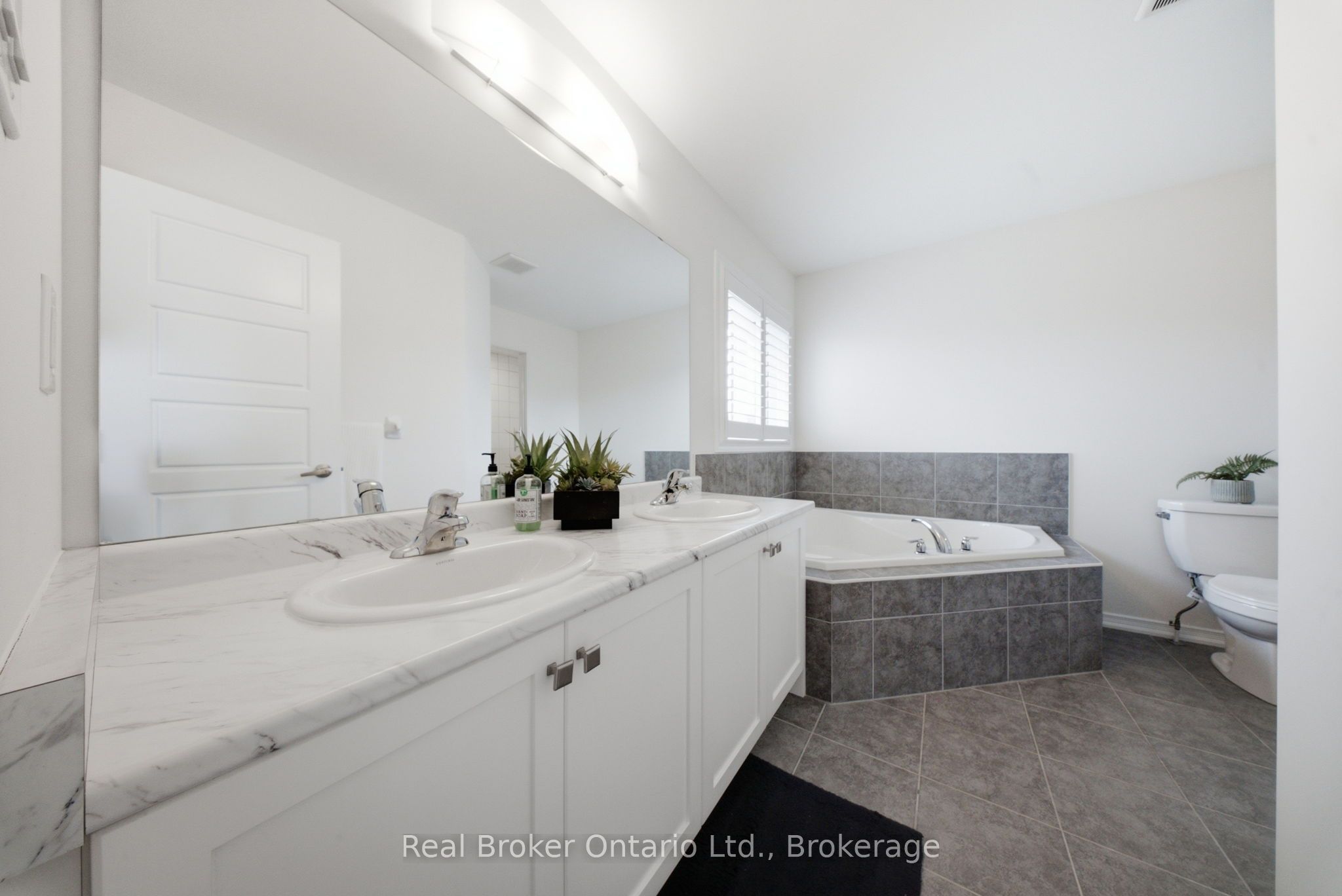 109 Longboat Run Property Photo 32