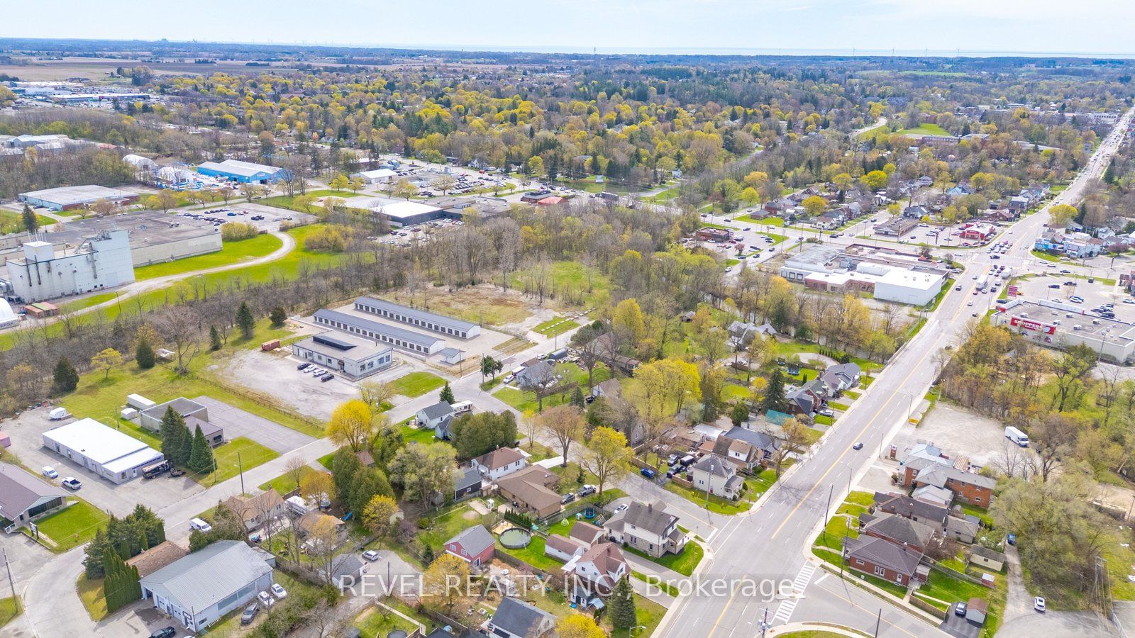 571 Bank Street Property Photo 29