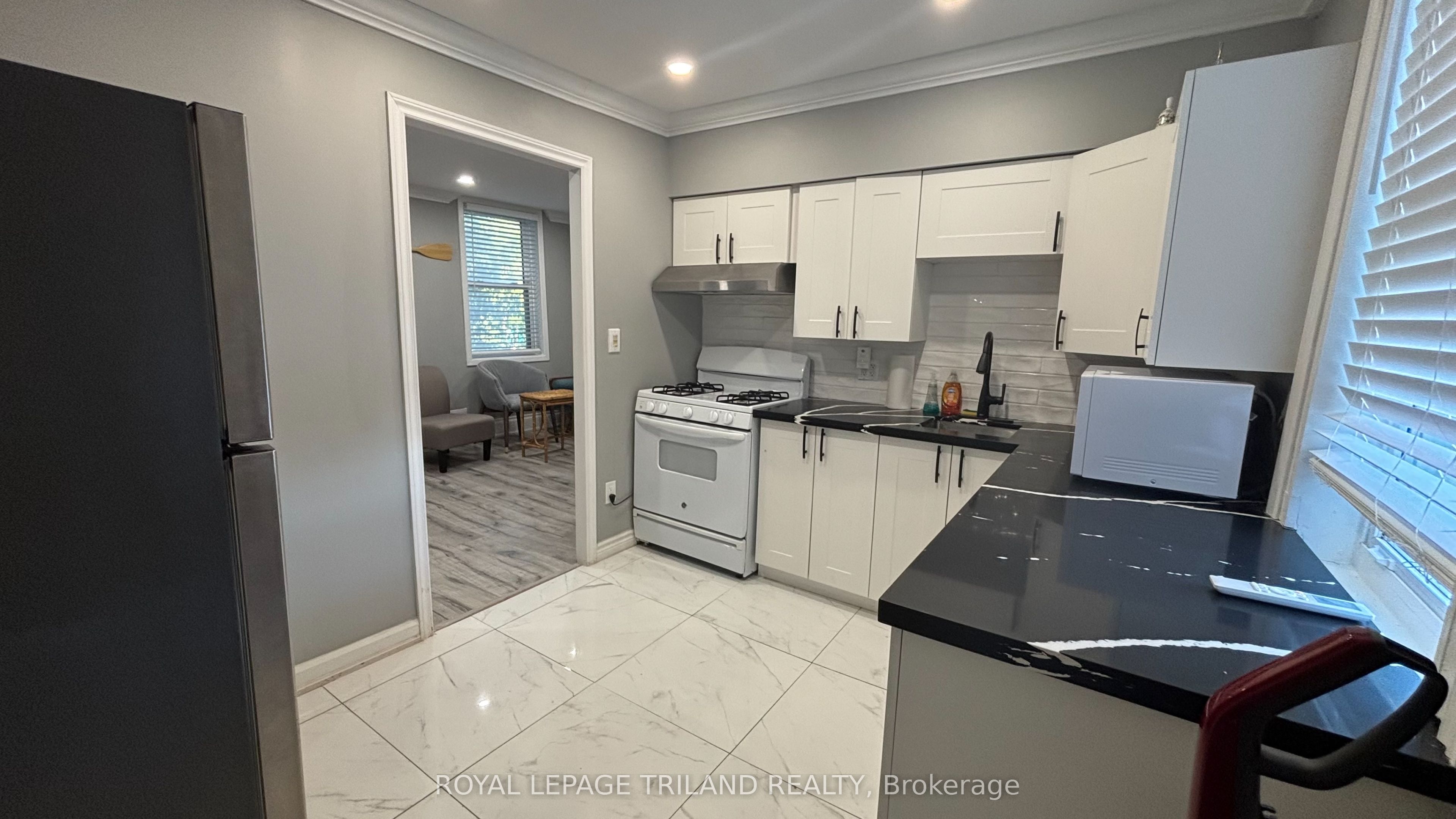 4597 Sunset Drive Property Photo 4
