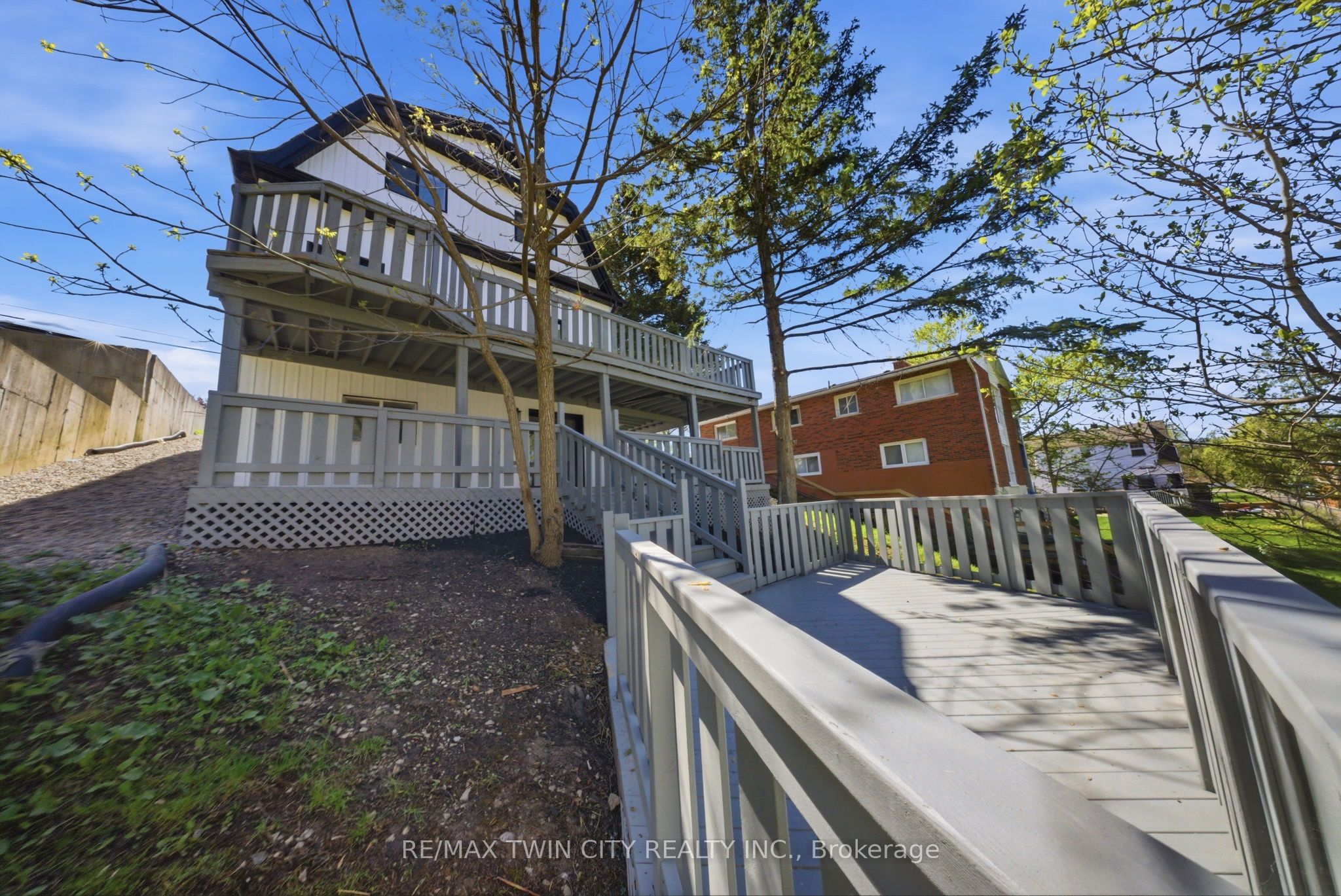23 Aberdeen Street Property Photo 33