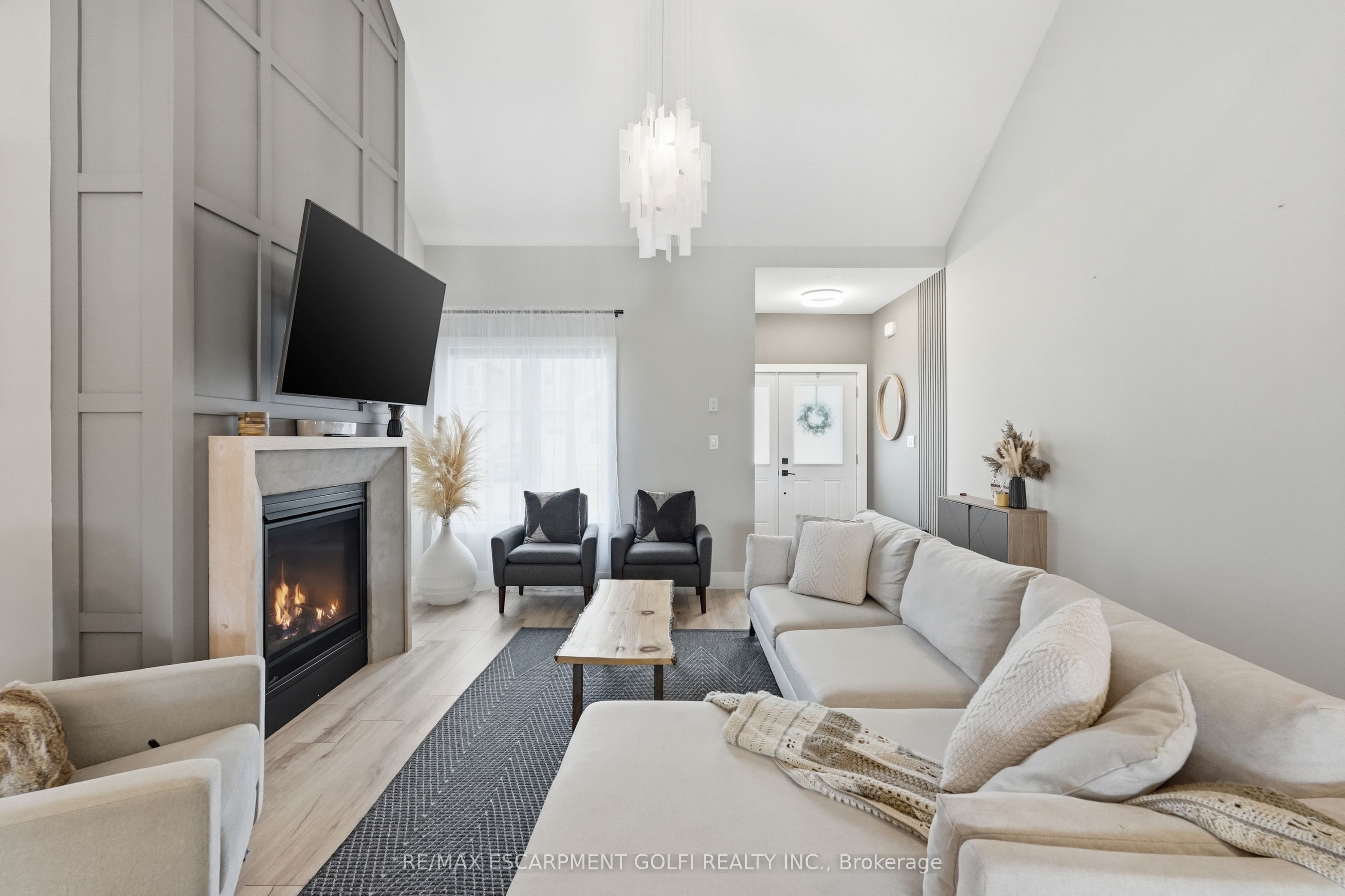 744 Nelson Street W 4 Property Photo 8