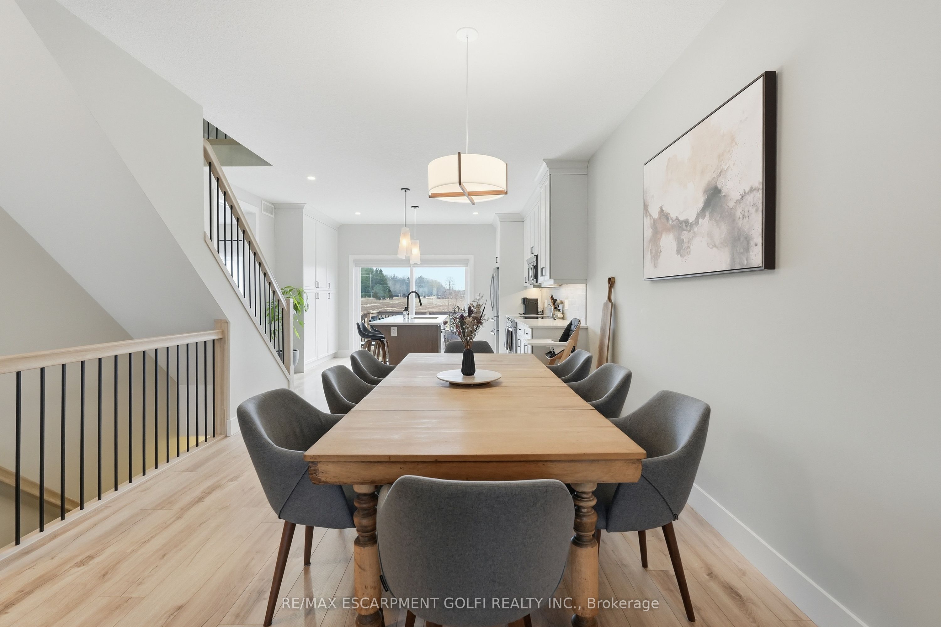 744 Nelson Street W 4 Property Photo 11