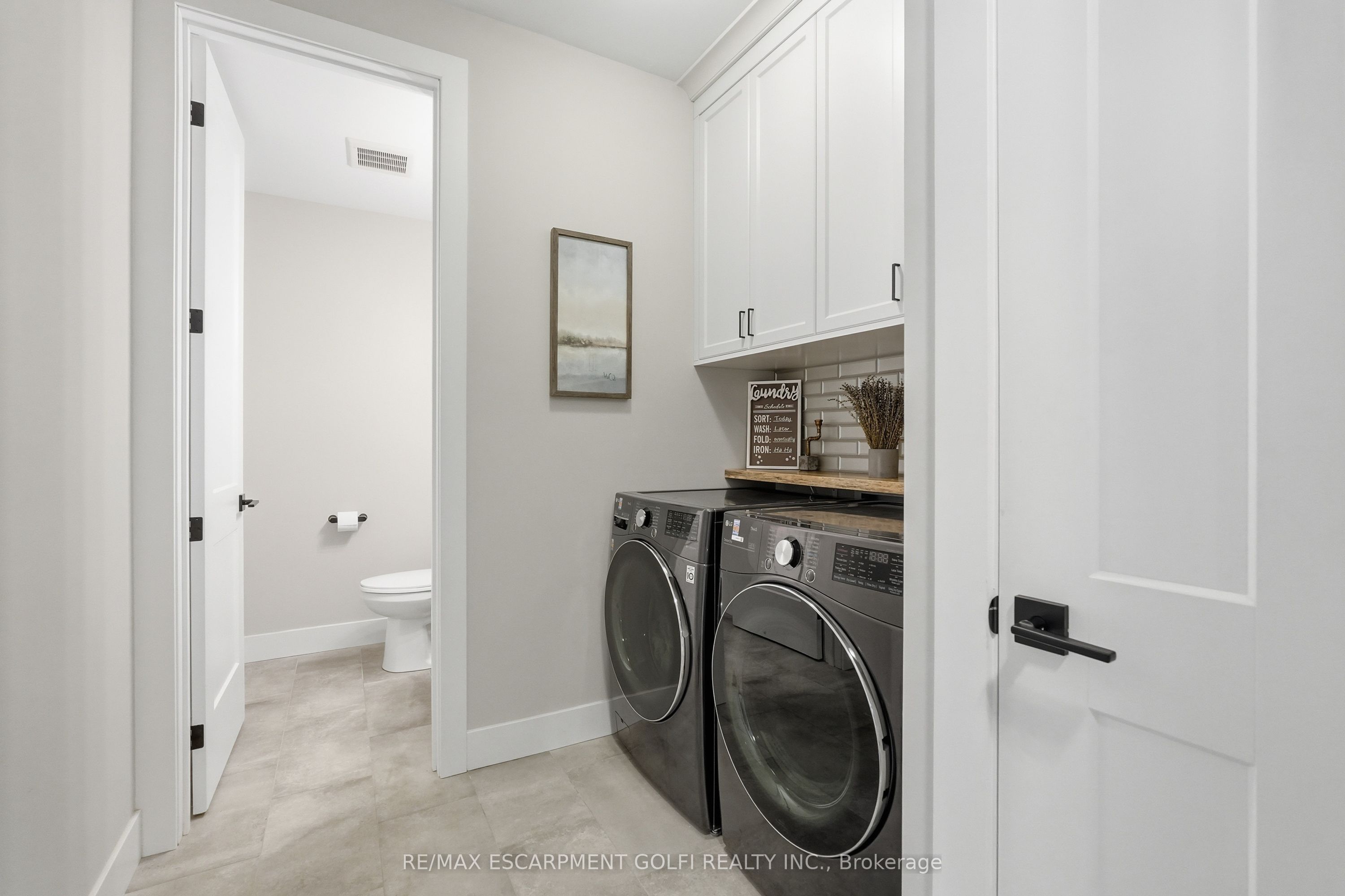 744 Nelson Street W 4 Property Photo 16