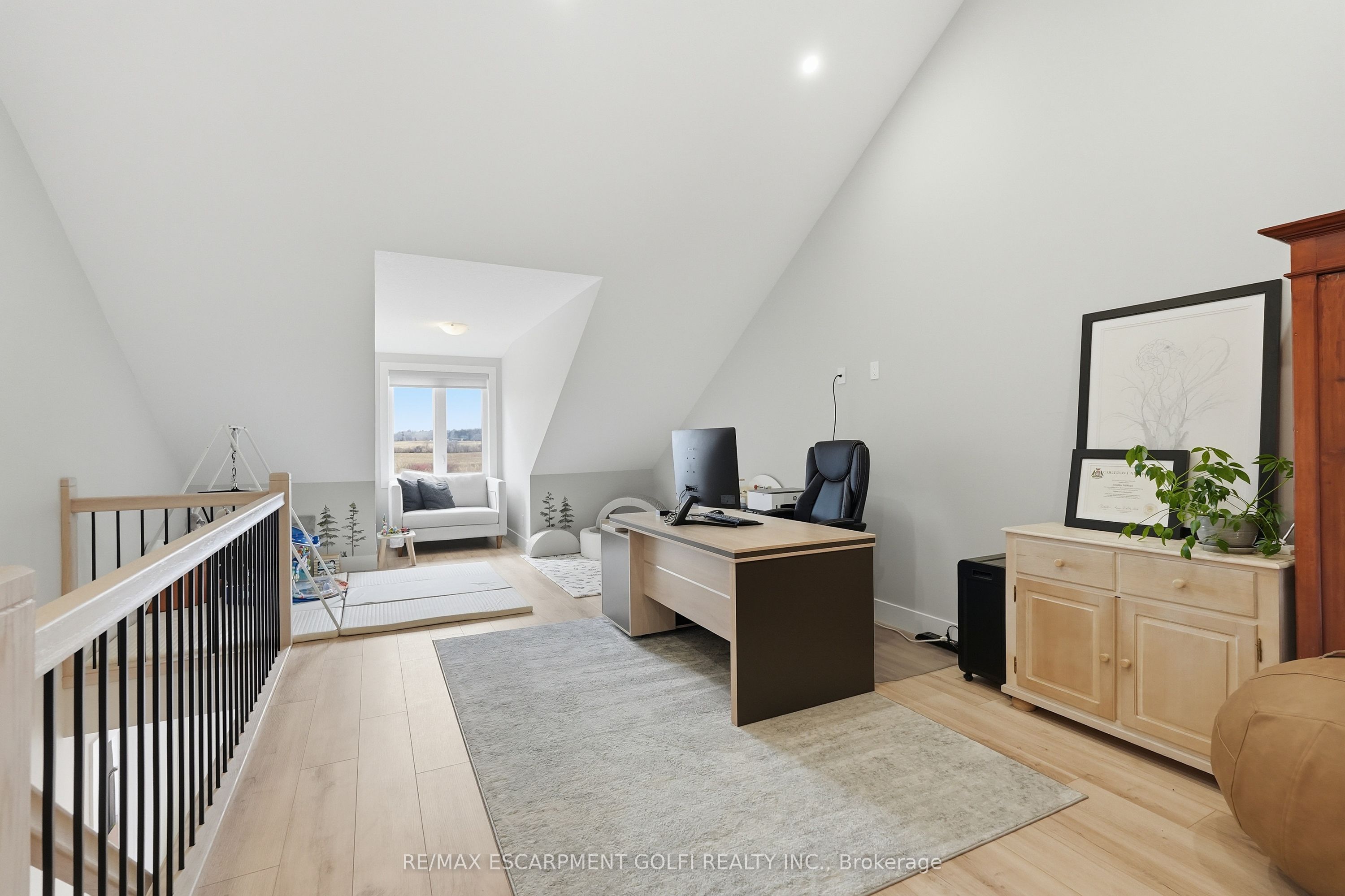 744 Nelson Street W 4 Property Photo 22
