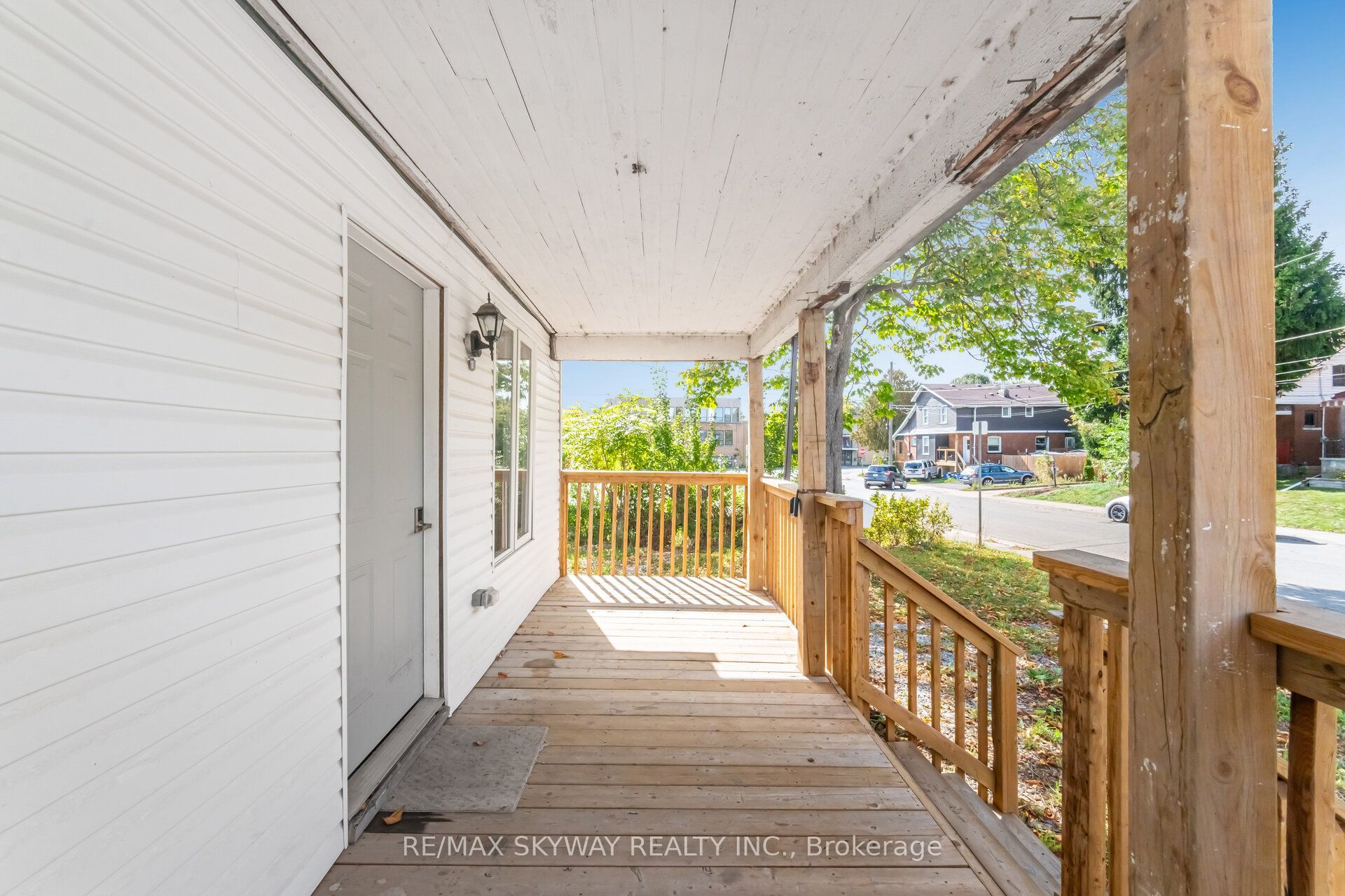 4754 First Avenue Property Photo 8