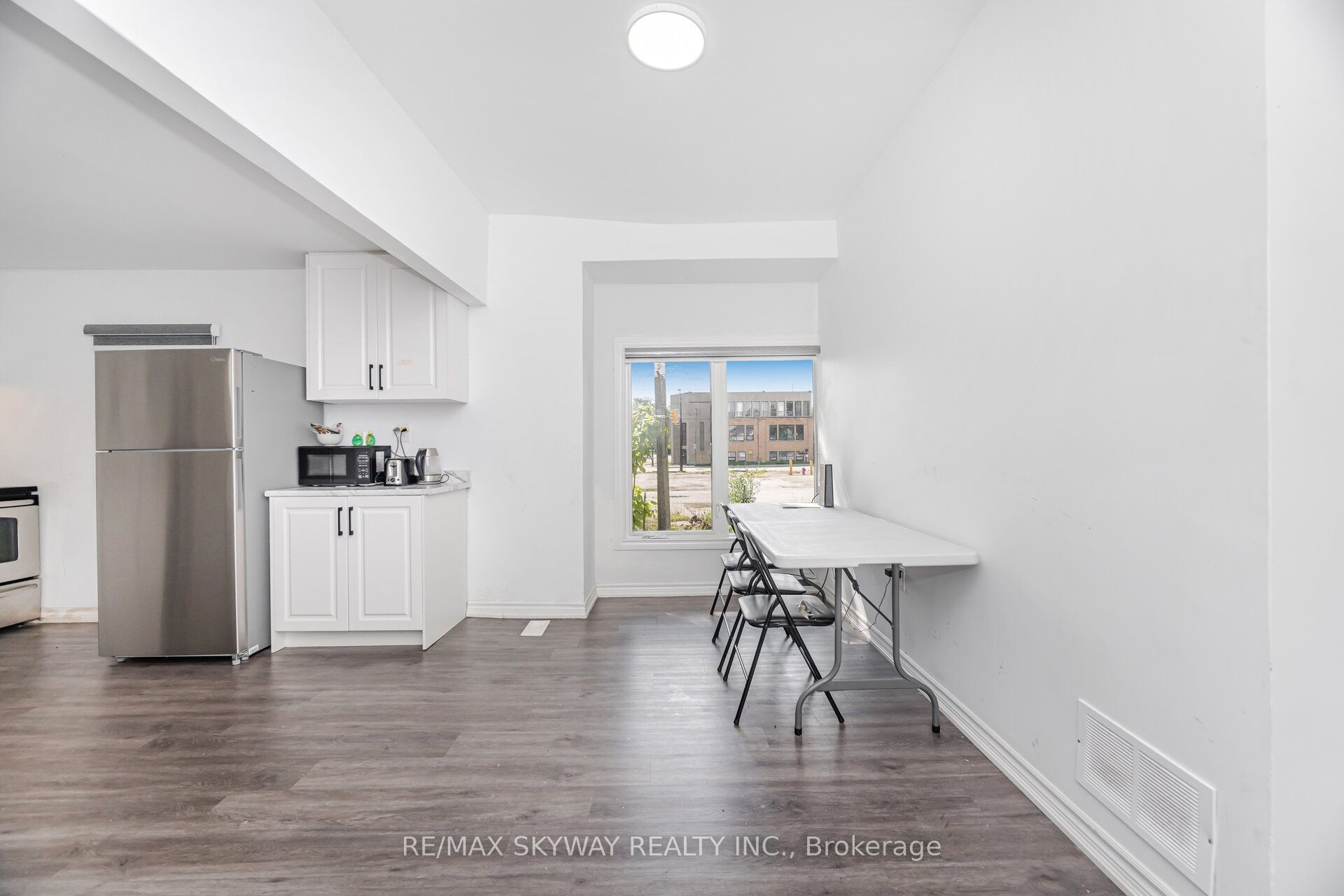4754 First Avenue Property Photo 14