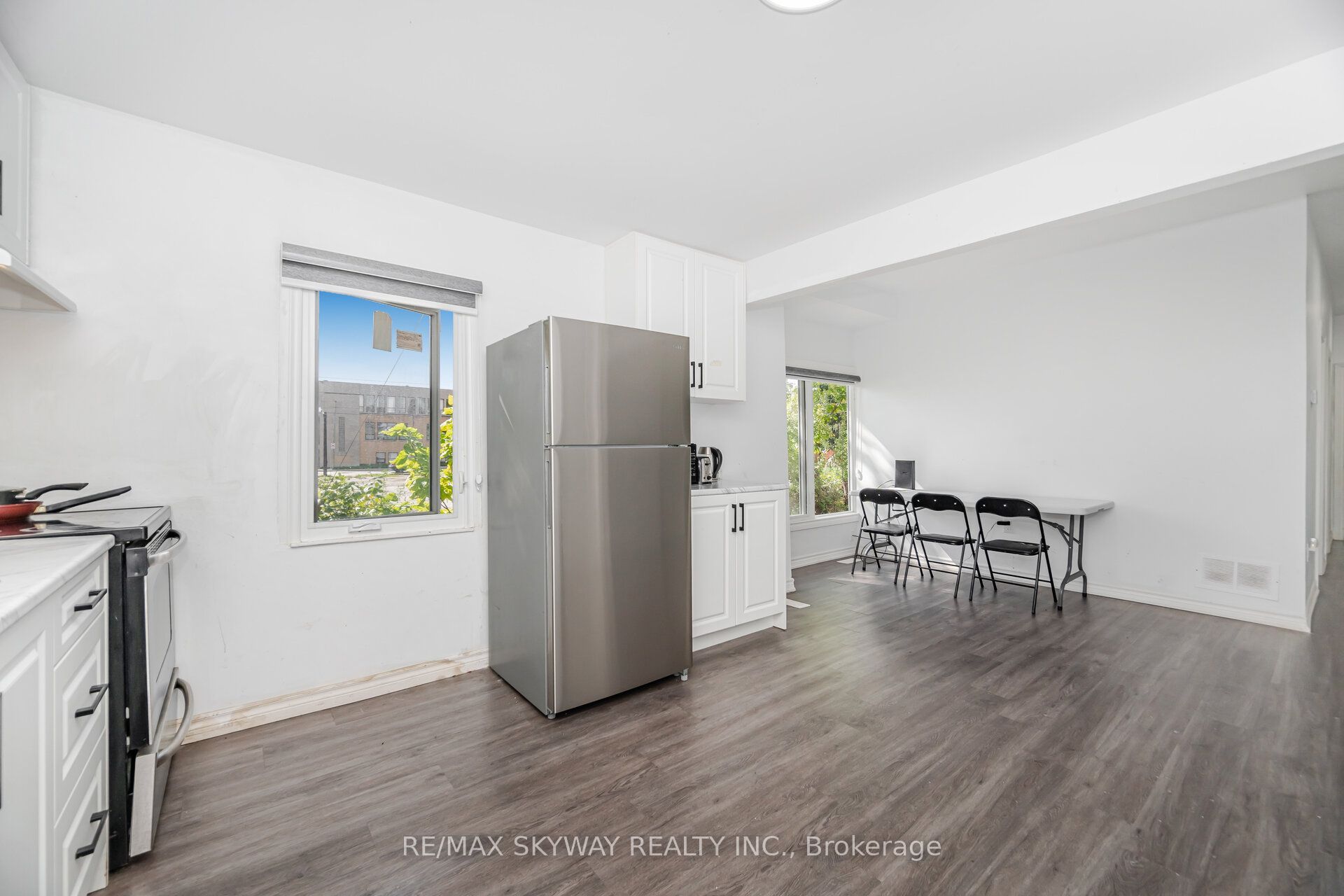 4754 First Avenue Property Photo 18
