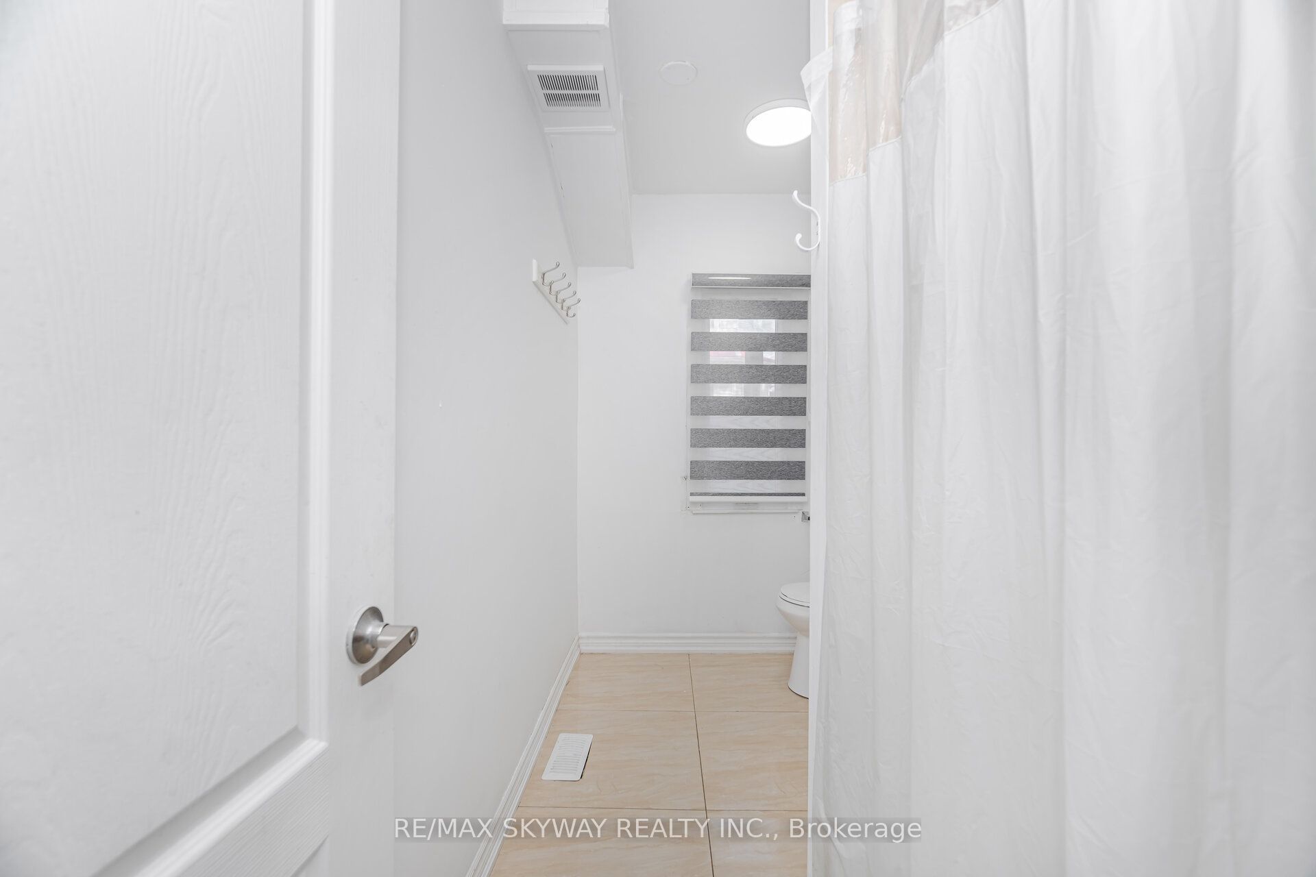 4754 First Avenue Property Photo 31