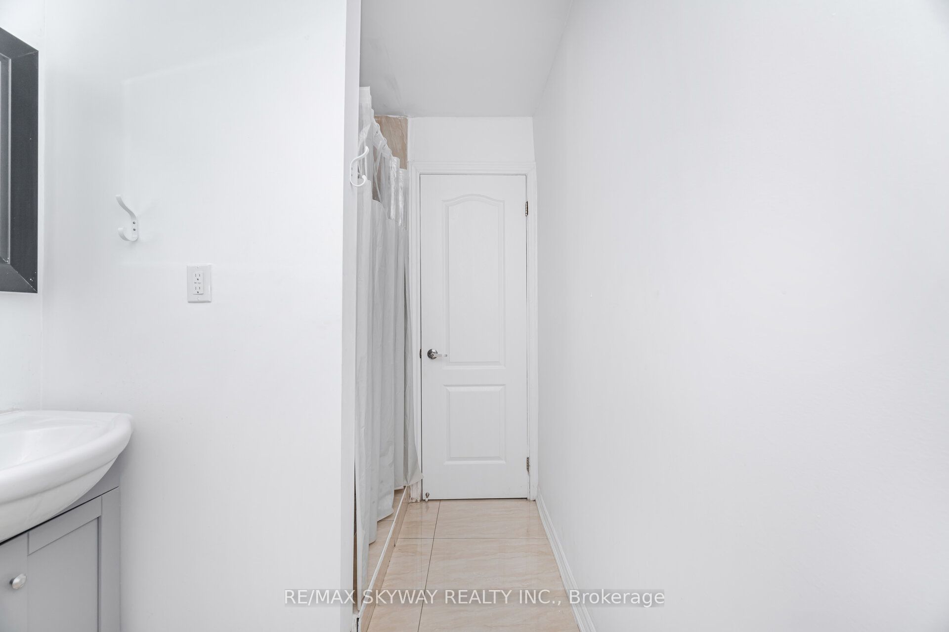 4754 First Avenue Property Photo 33